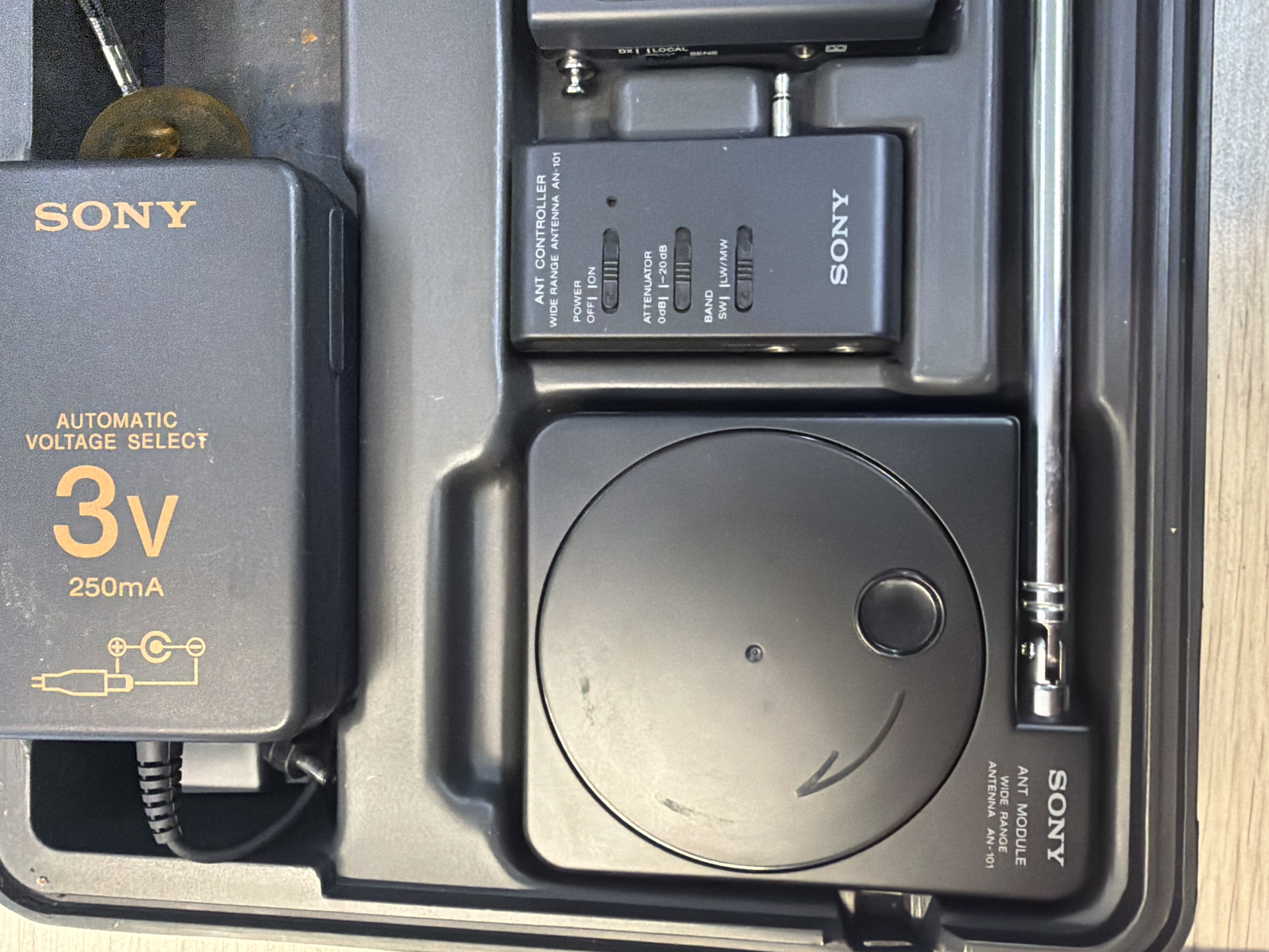 Sony ICF-SW1S récepteur radio world band complet avec étui — photo 3
