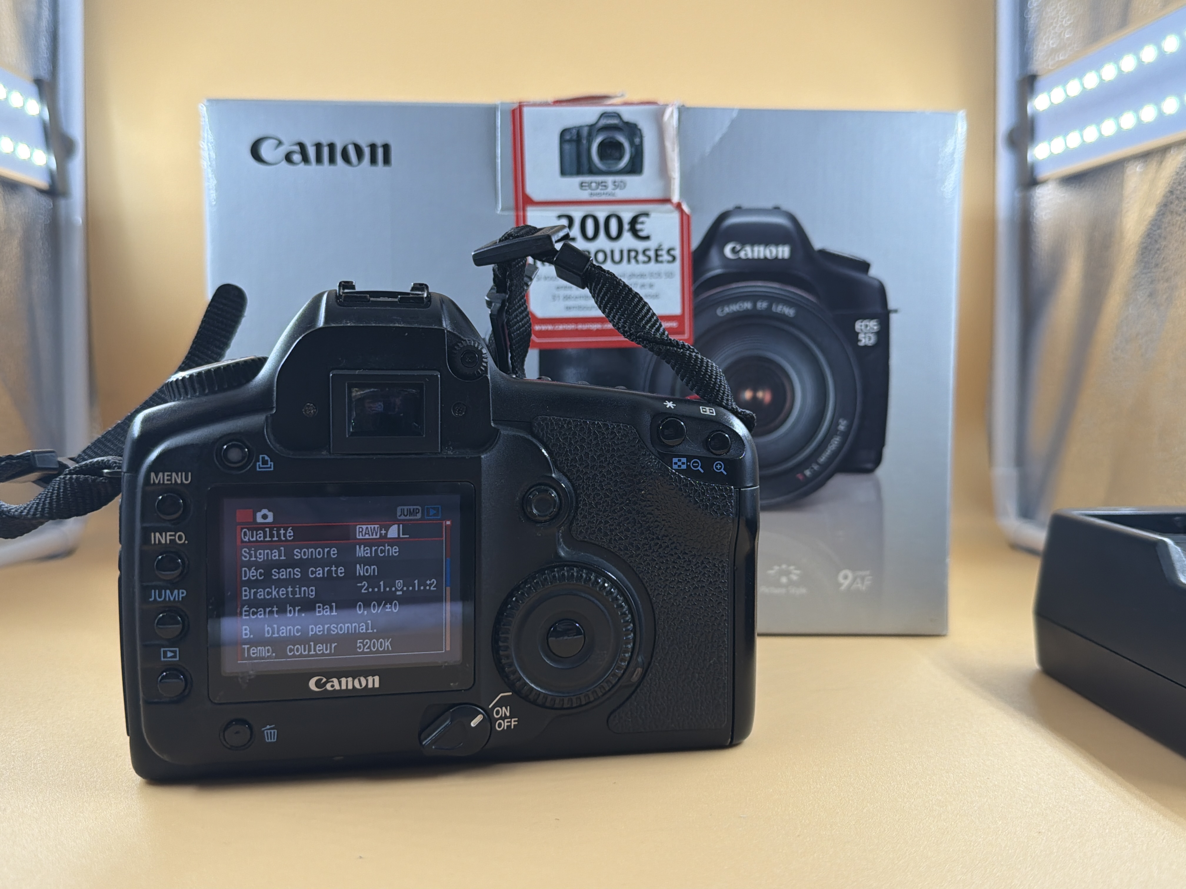 Canon EOS 5D boîtier reflex plein format avec chargeur et 2 batteries — photo 3