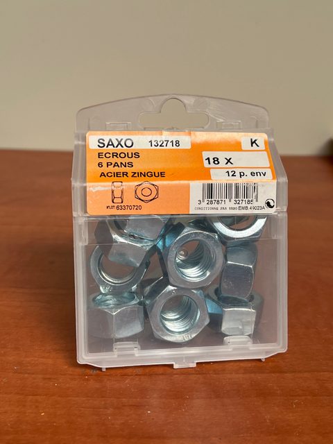 SAXO écrous 6 pans acier zingué 18 x (boîte)