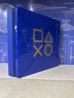 Console PlayStation 4 Slim bleue 500 Go