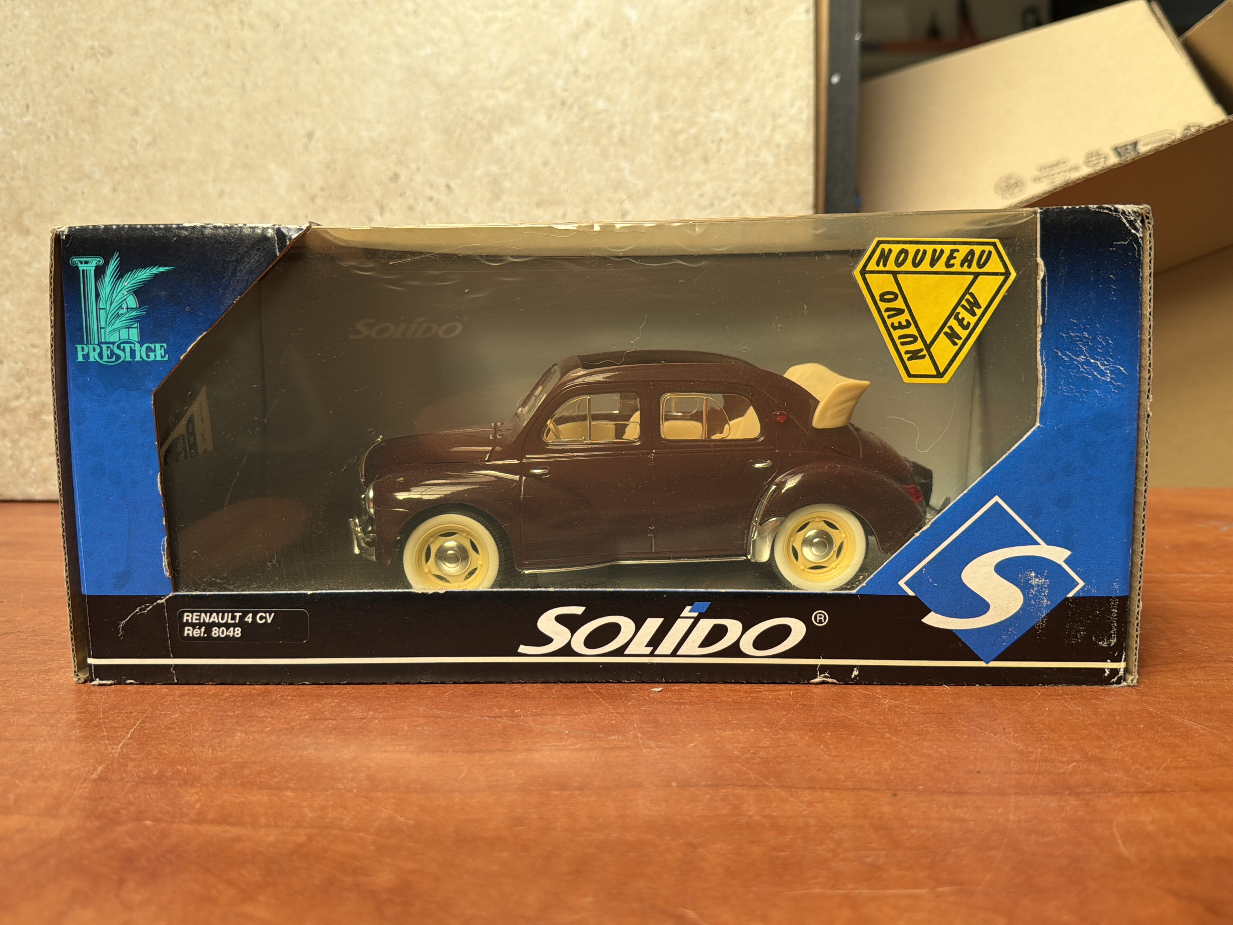 Miniature Solido Renault 4 CV Prestige réf. 8048