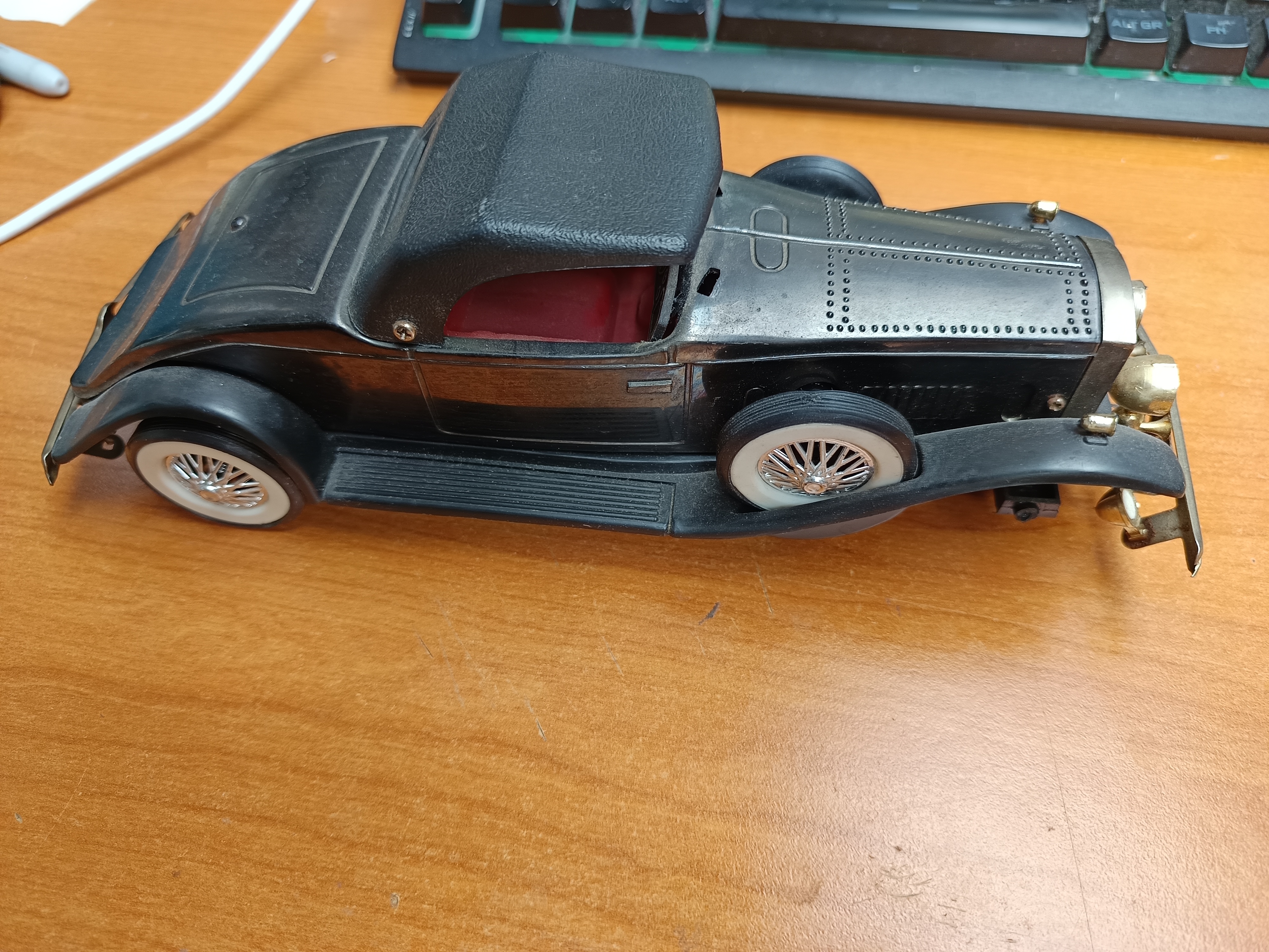 Voiture télécommandée vintage