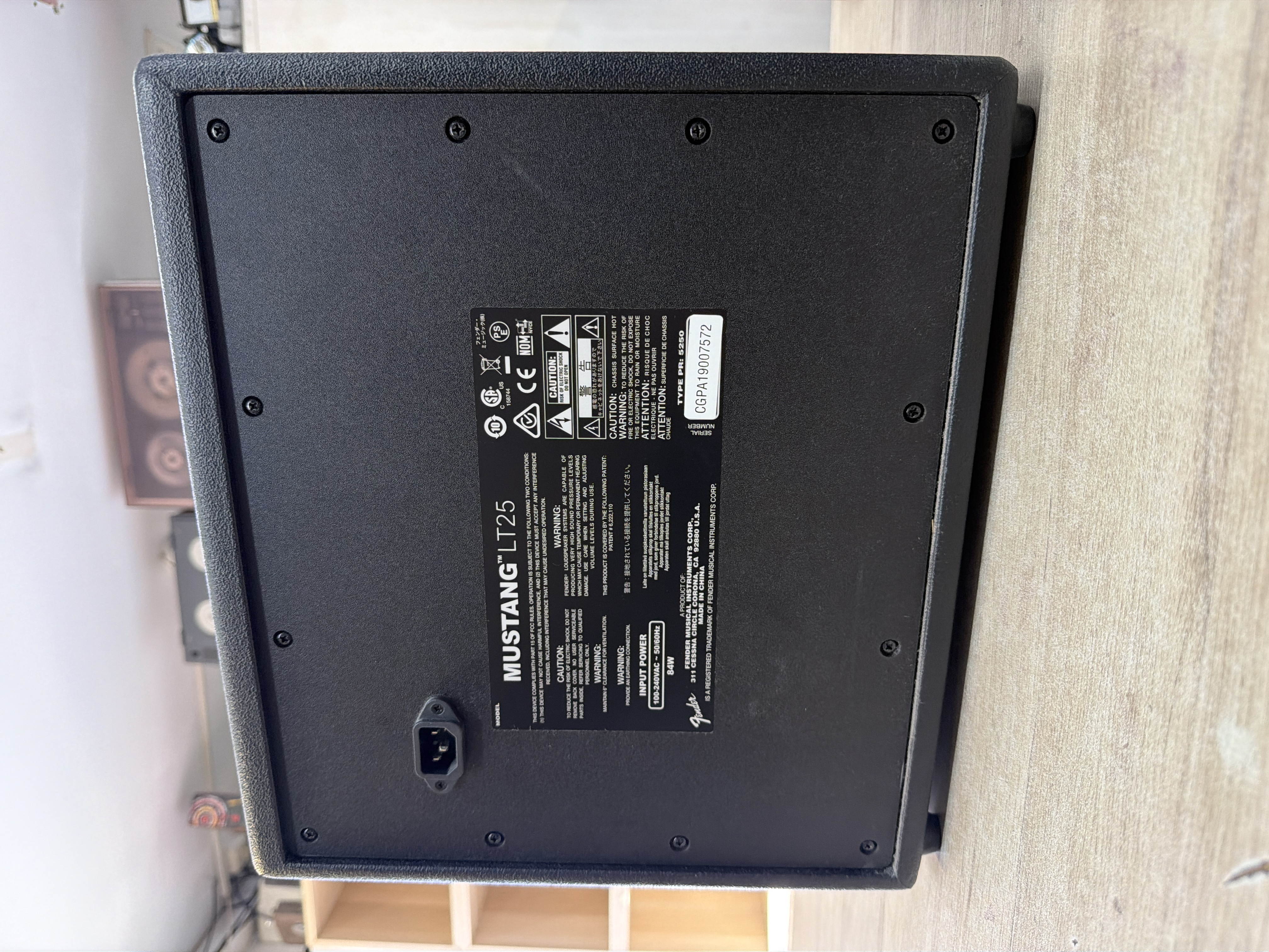 Ampli guitare Fender Mustang LT25 — photo 2