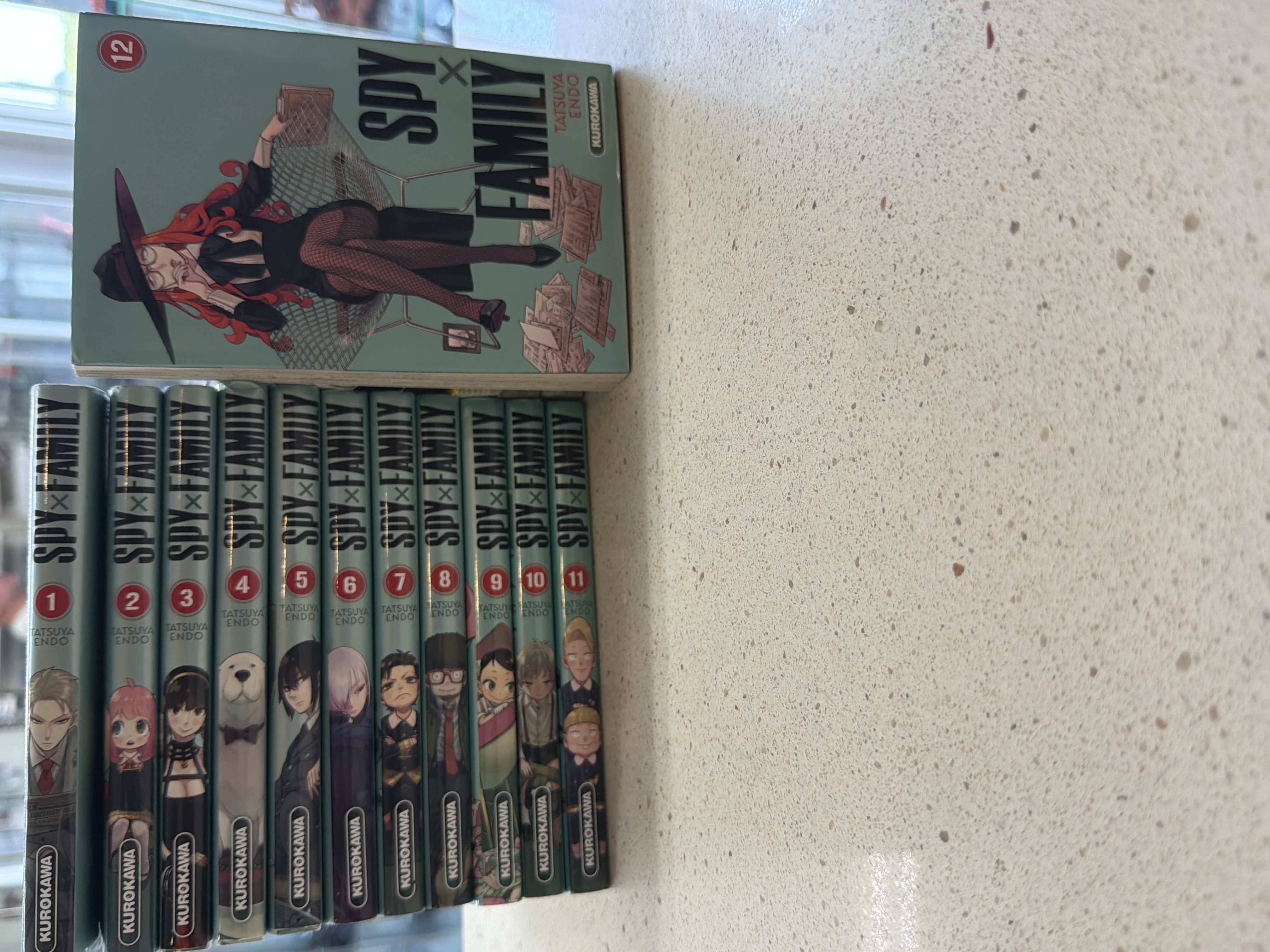Lot mangas Spy x Family tomes 1 à 12