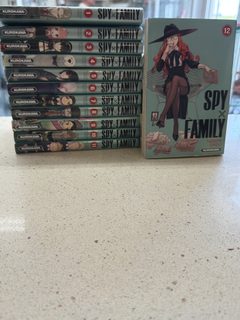 Lot mangas Spy x Family tomes 1 à 12