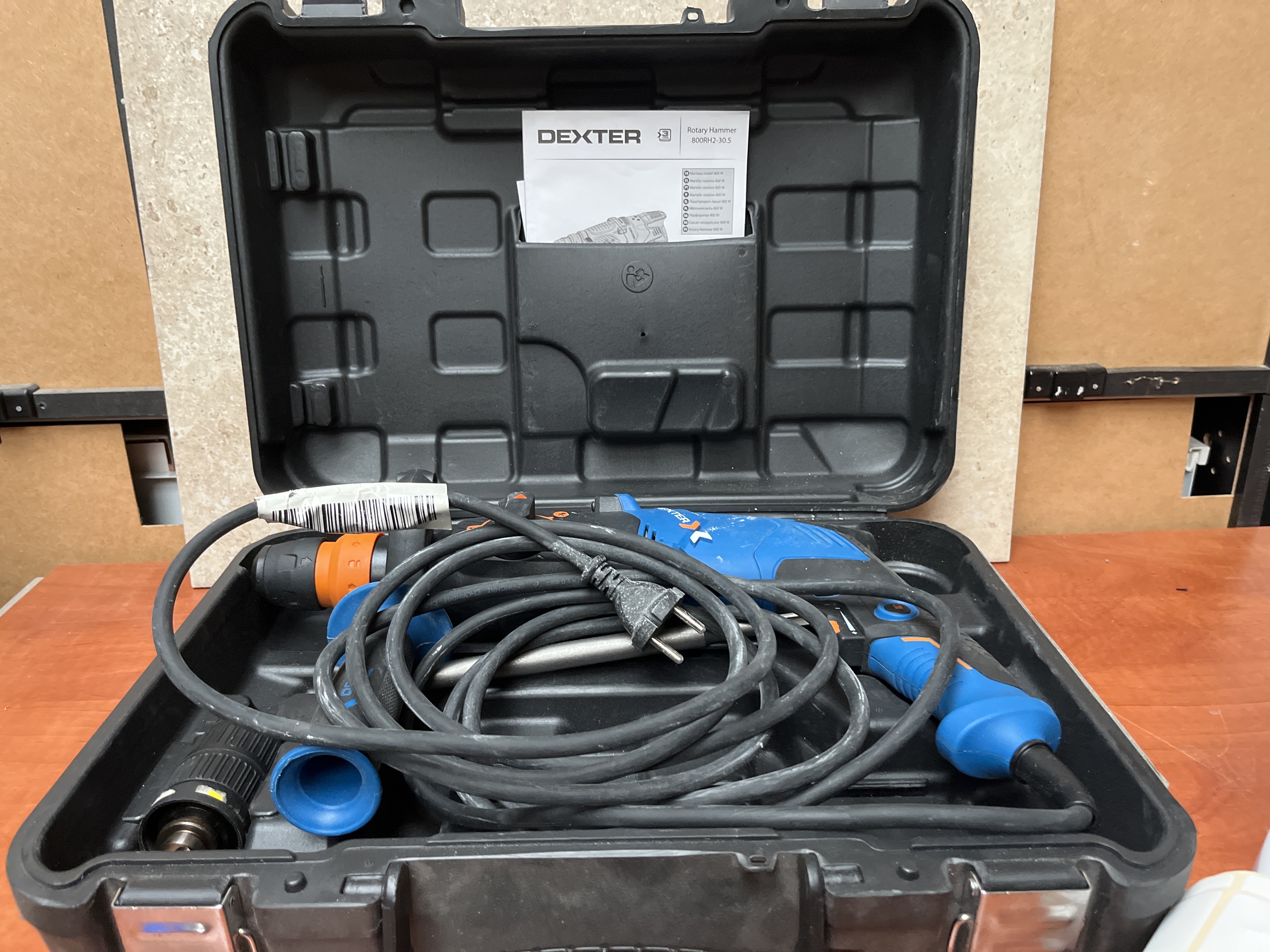 Perceuse électrique filaire Dexter en coffret