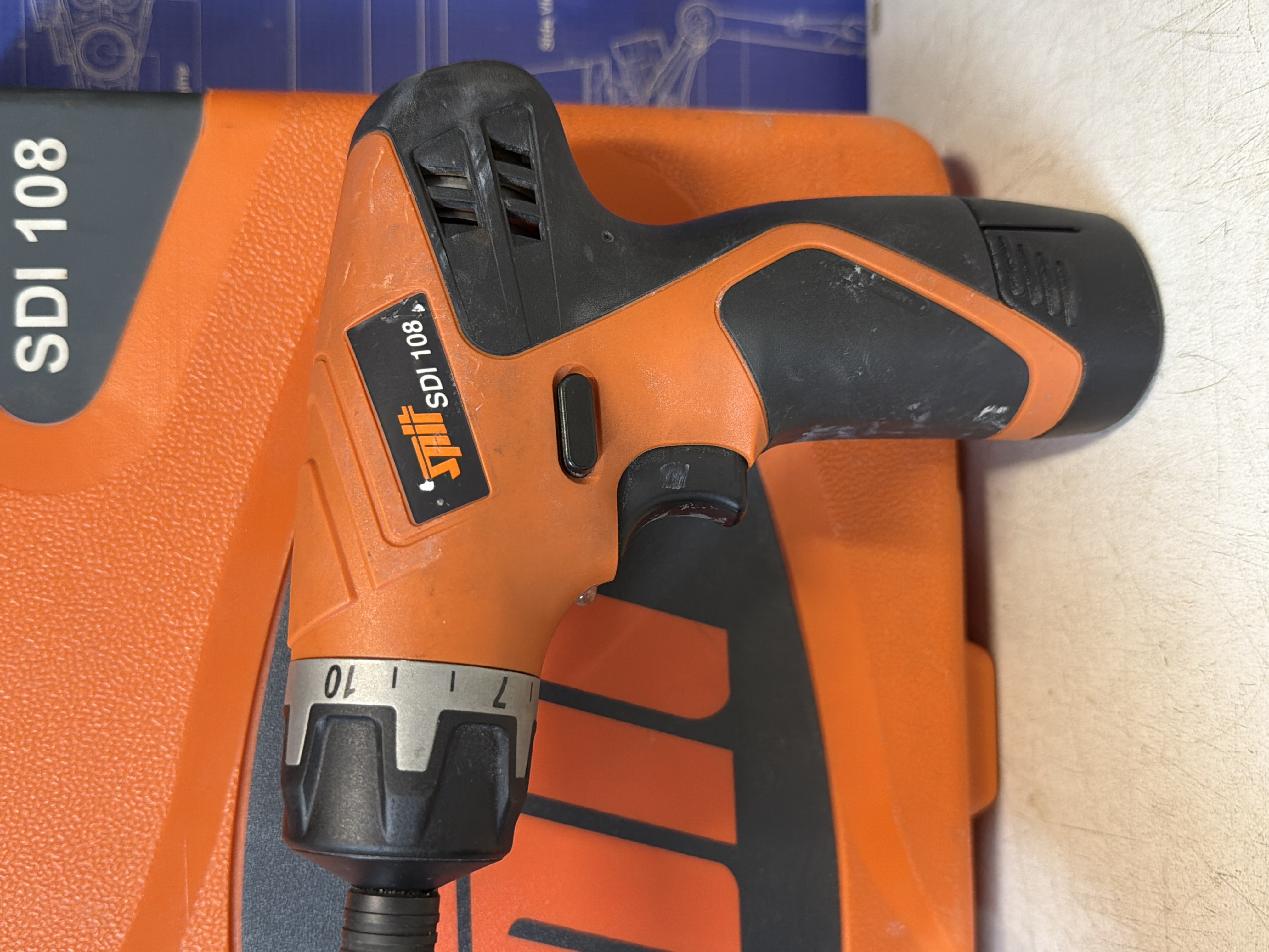 Visseuse perceuse sans fil SPIT SDI 108 10,8 V avec batterie chargeur et coffret — photo 2