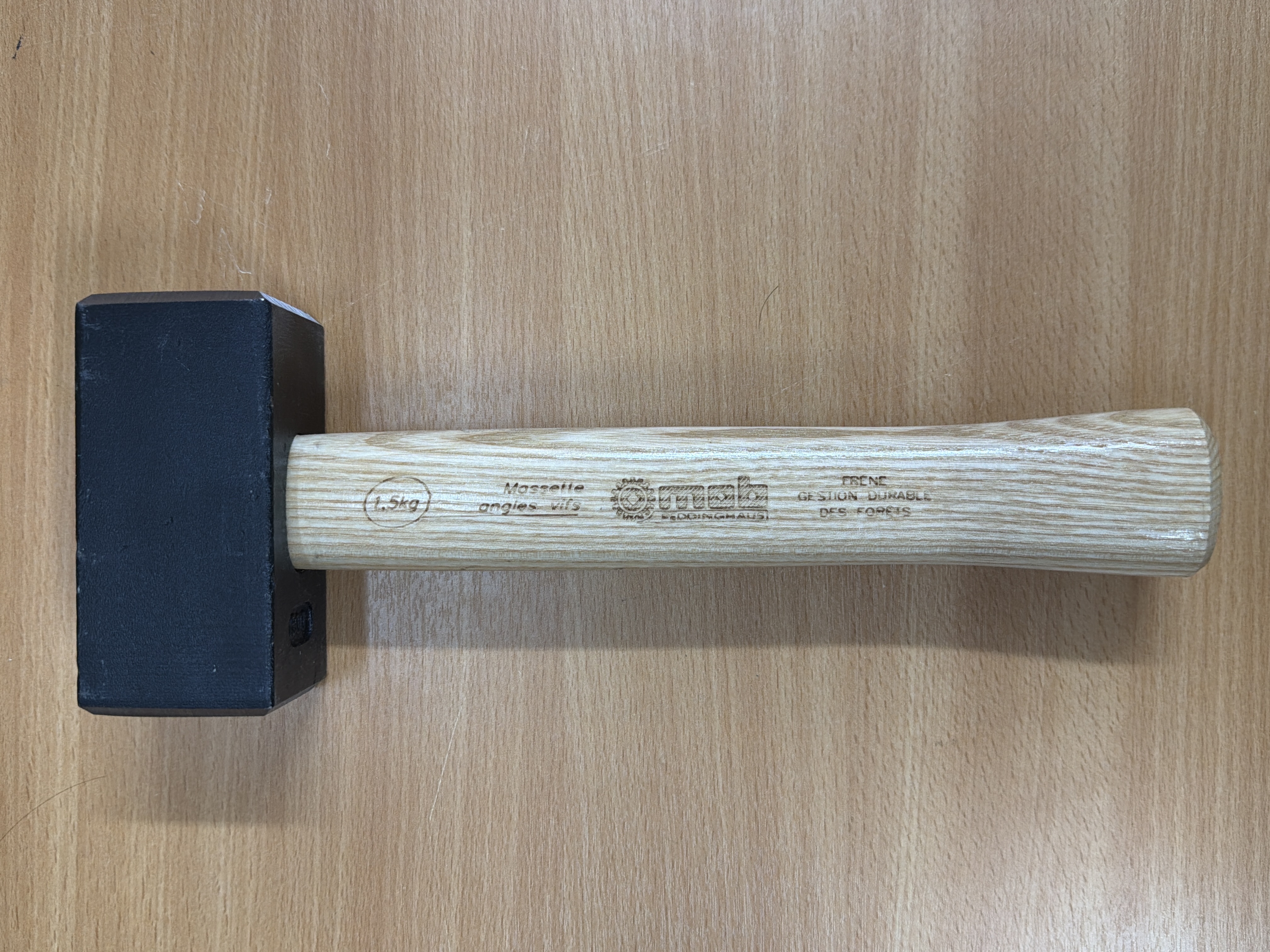MOB massette carrée manche frêne 1,5 kg