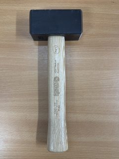 MOB massette carrée manche frêne 1,5 kg
