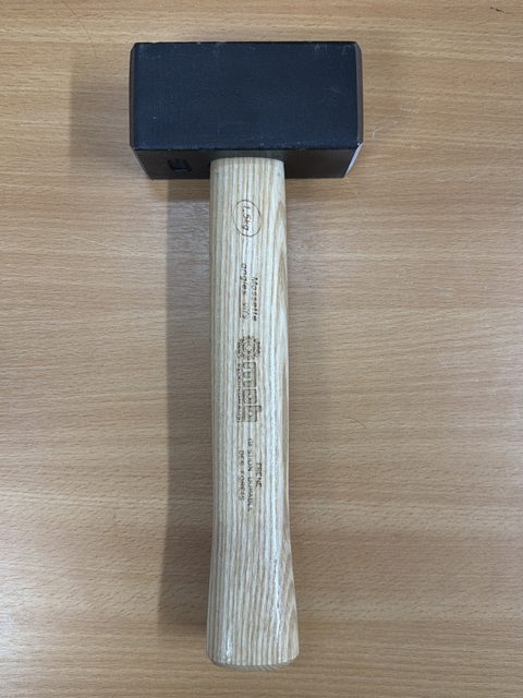 MOB massette carrée manche frêne 1,5 kg