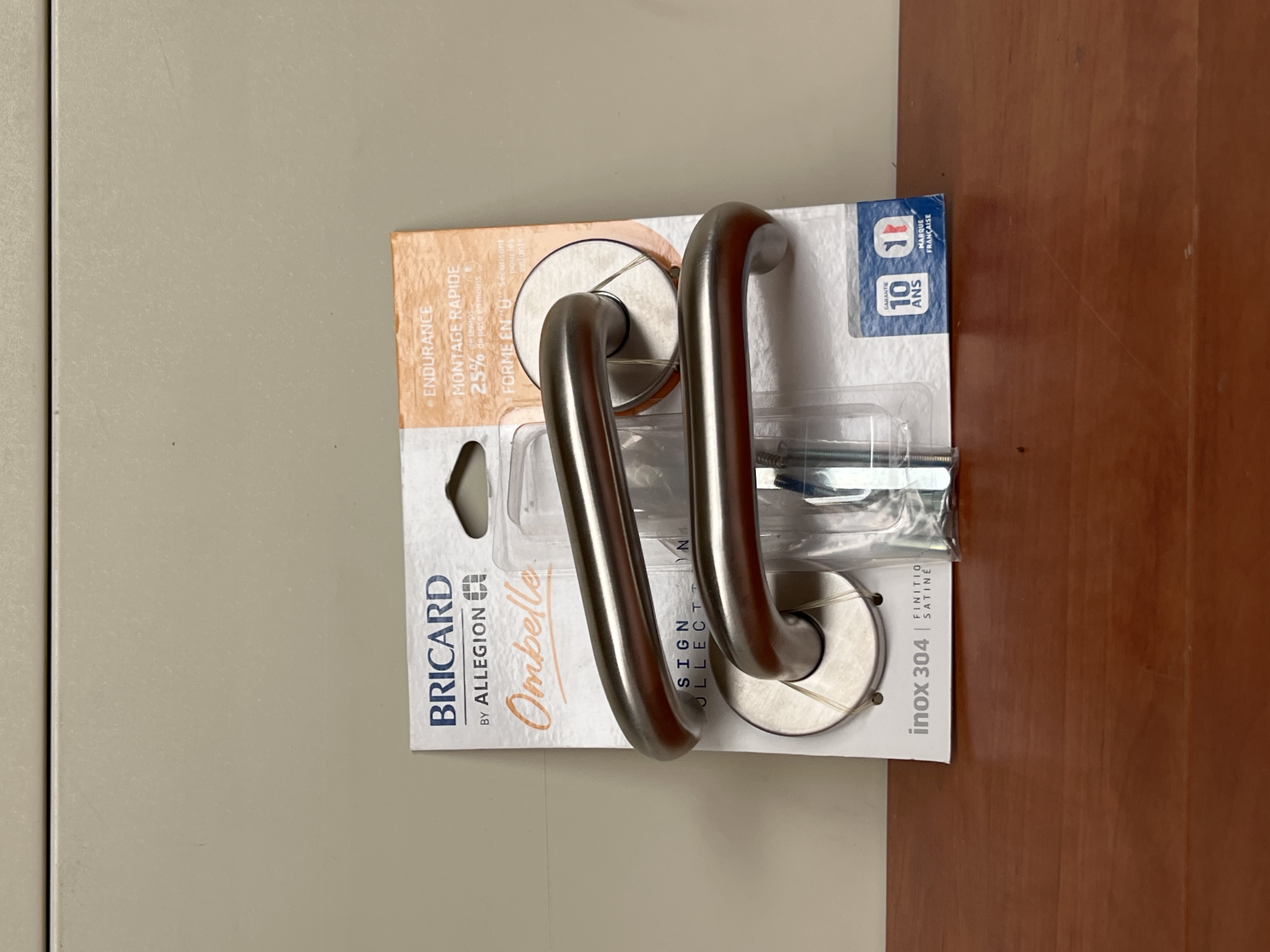 2 poignées de porte sur rosace Bricard Ombelle inox 304 satinées