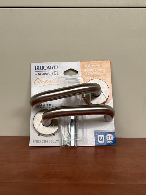 2 poignées de porte sur rosace Bricard Ombelle inox 304 satinées