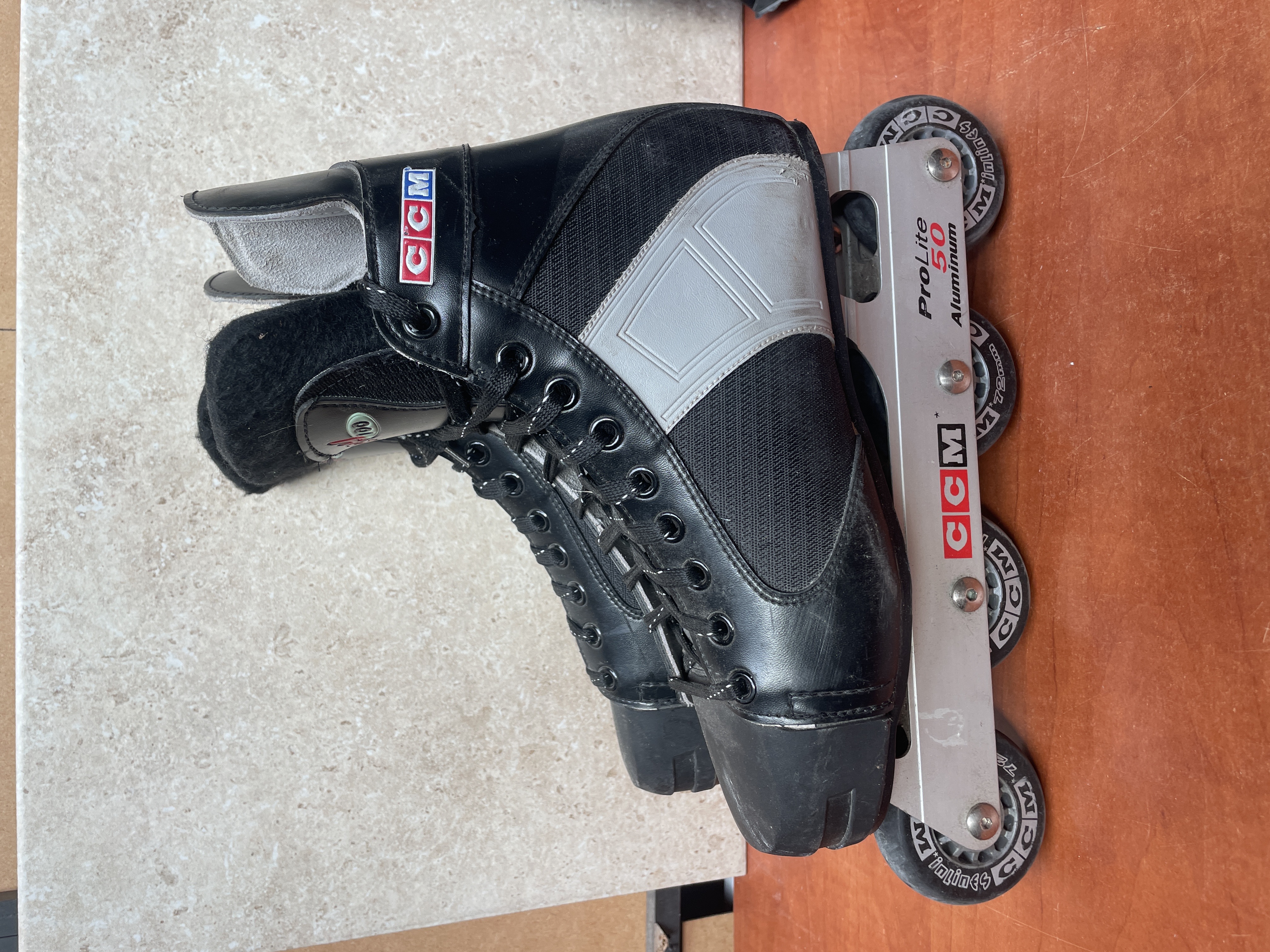 Rollers hockey CCM ProLite Aluminum taille 42