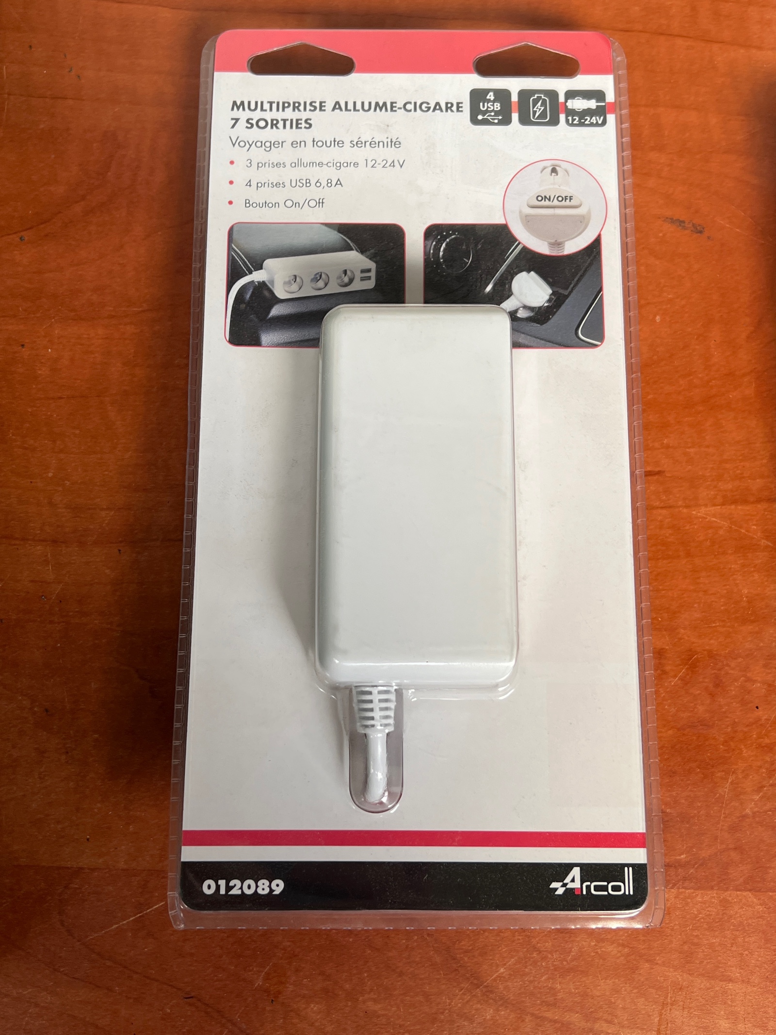 Arcol Multiprise allume-cigare 7 sorties (3 prises + 4 USB 6.2A, 12-24V)