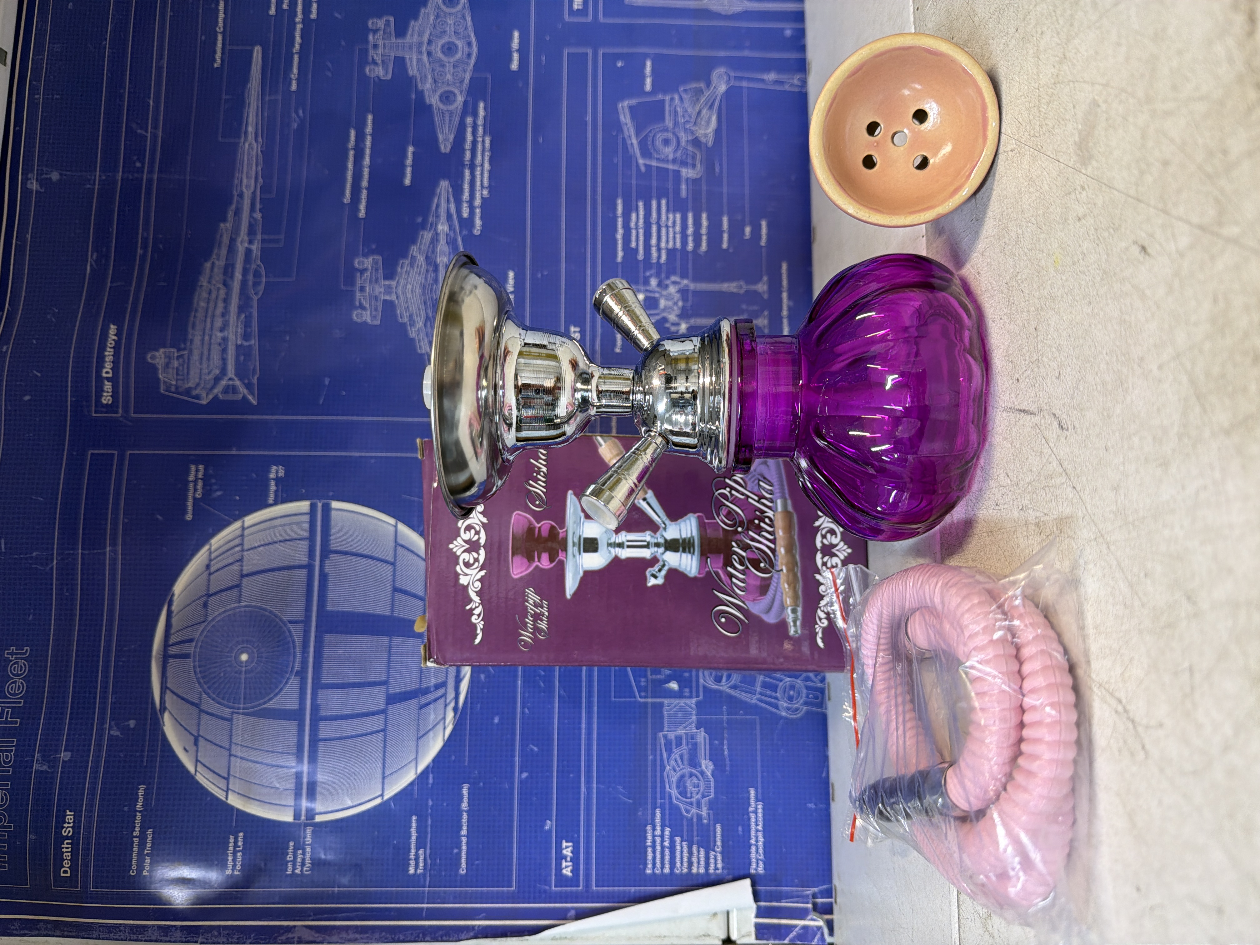Chicha rose en verre avec tuyau
