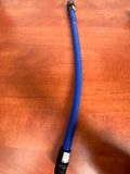 Tuyau flexible annelé bleu avec embout mâle fileté en plastique — photo 1