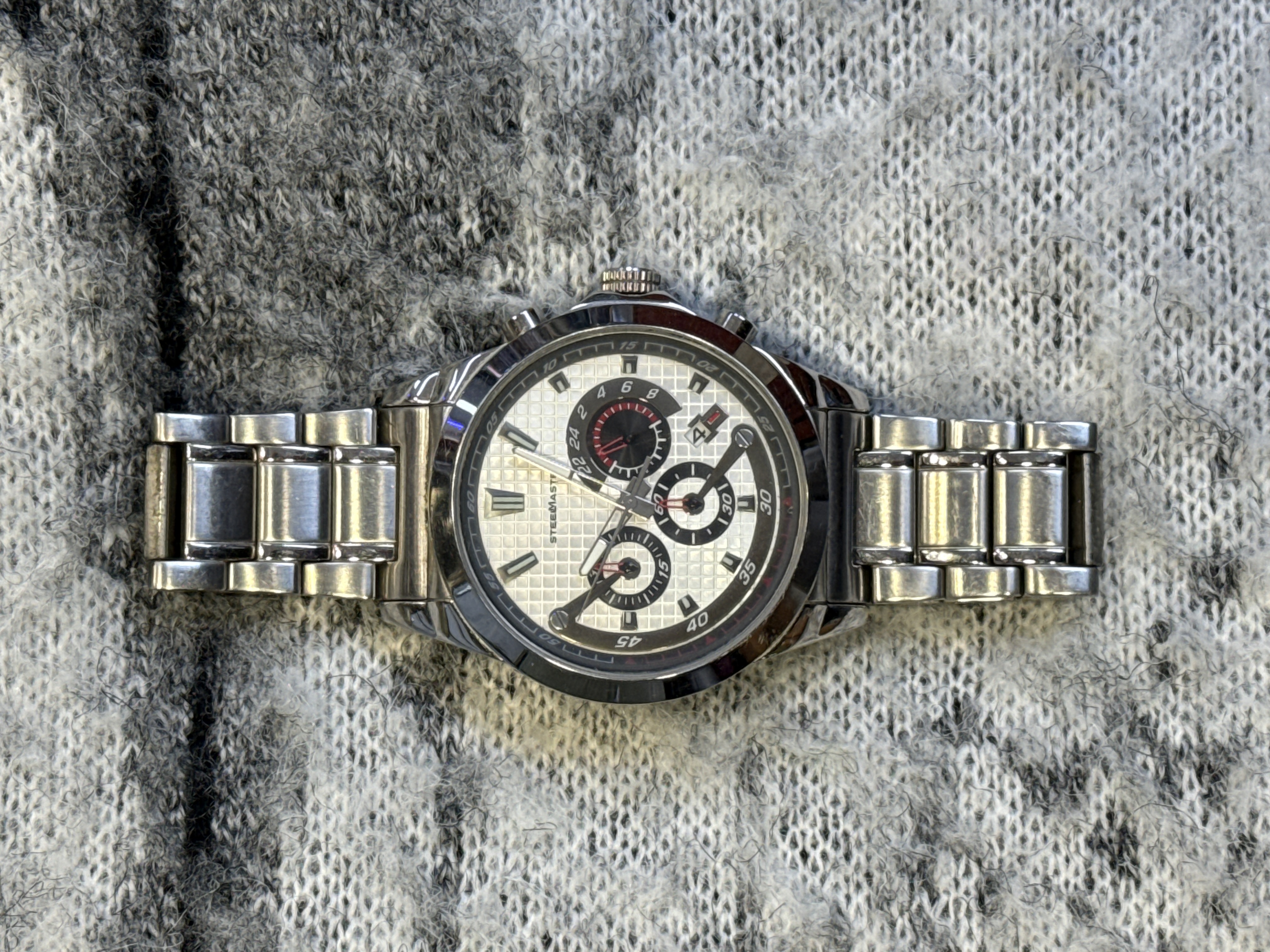 Montre Steelmaster CAP1103190 à bracelet métal argenté