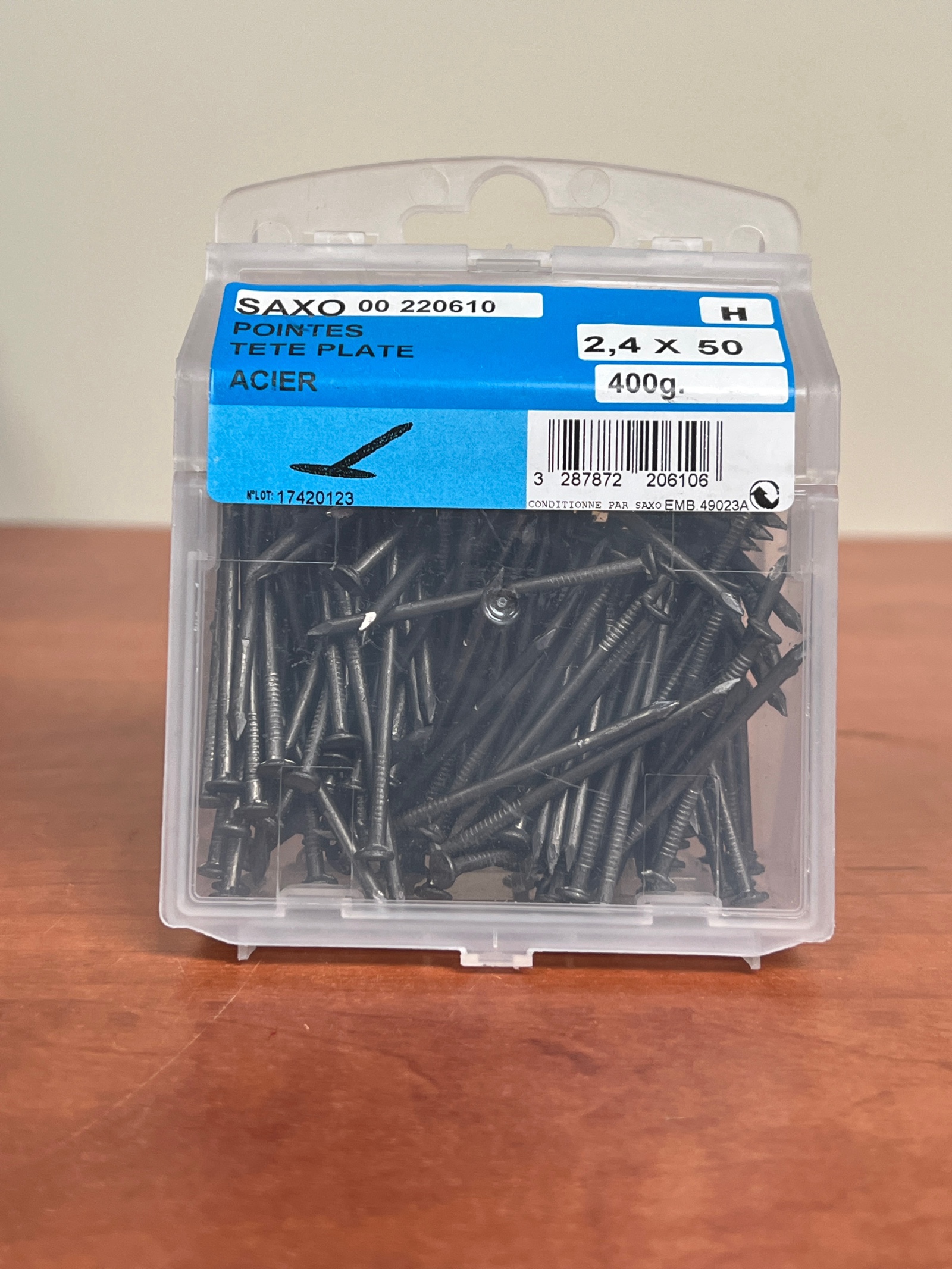 SAXO 00 220610 pointes tête plate acier 2,4 x 50 – 400 g