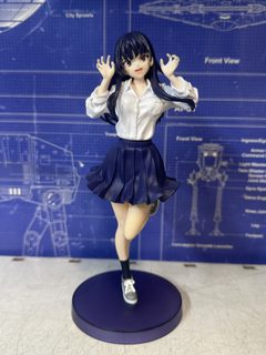 Figurine Anna Yamada en tenue scolaire