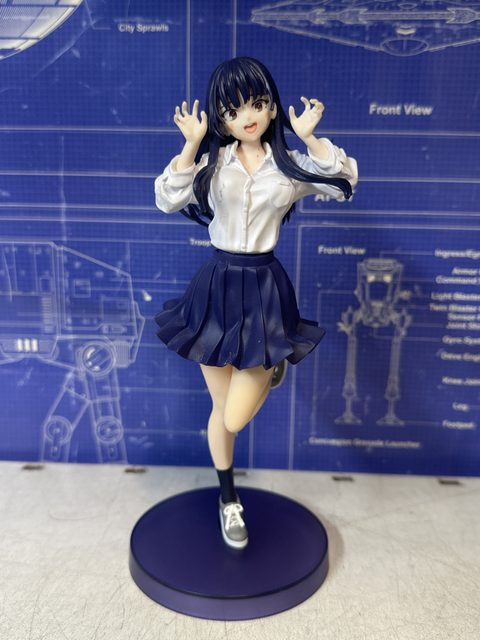Figurine Anna Yamada en tenue scolaire