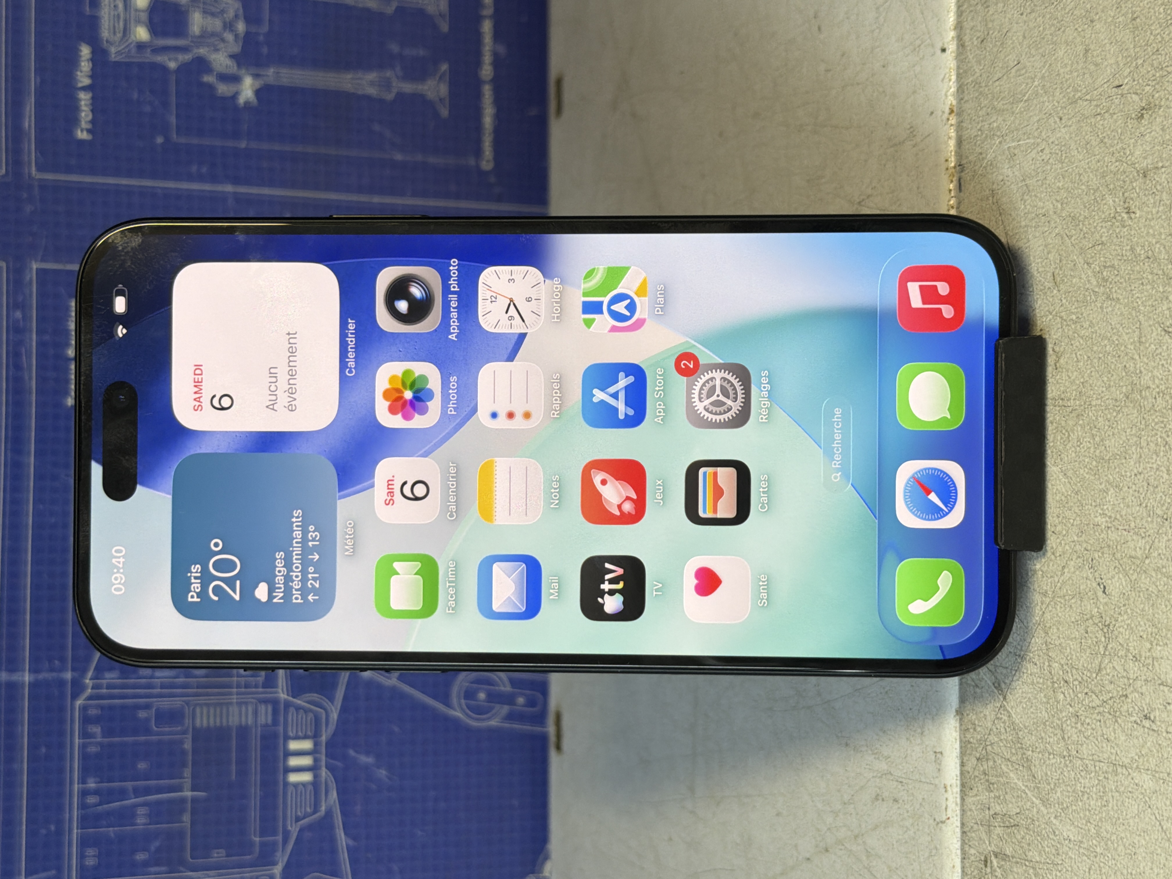 iPhone 15 Plus noir 128 Go — photo 2