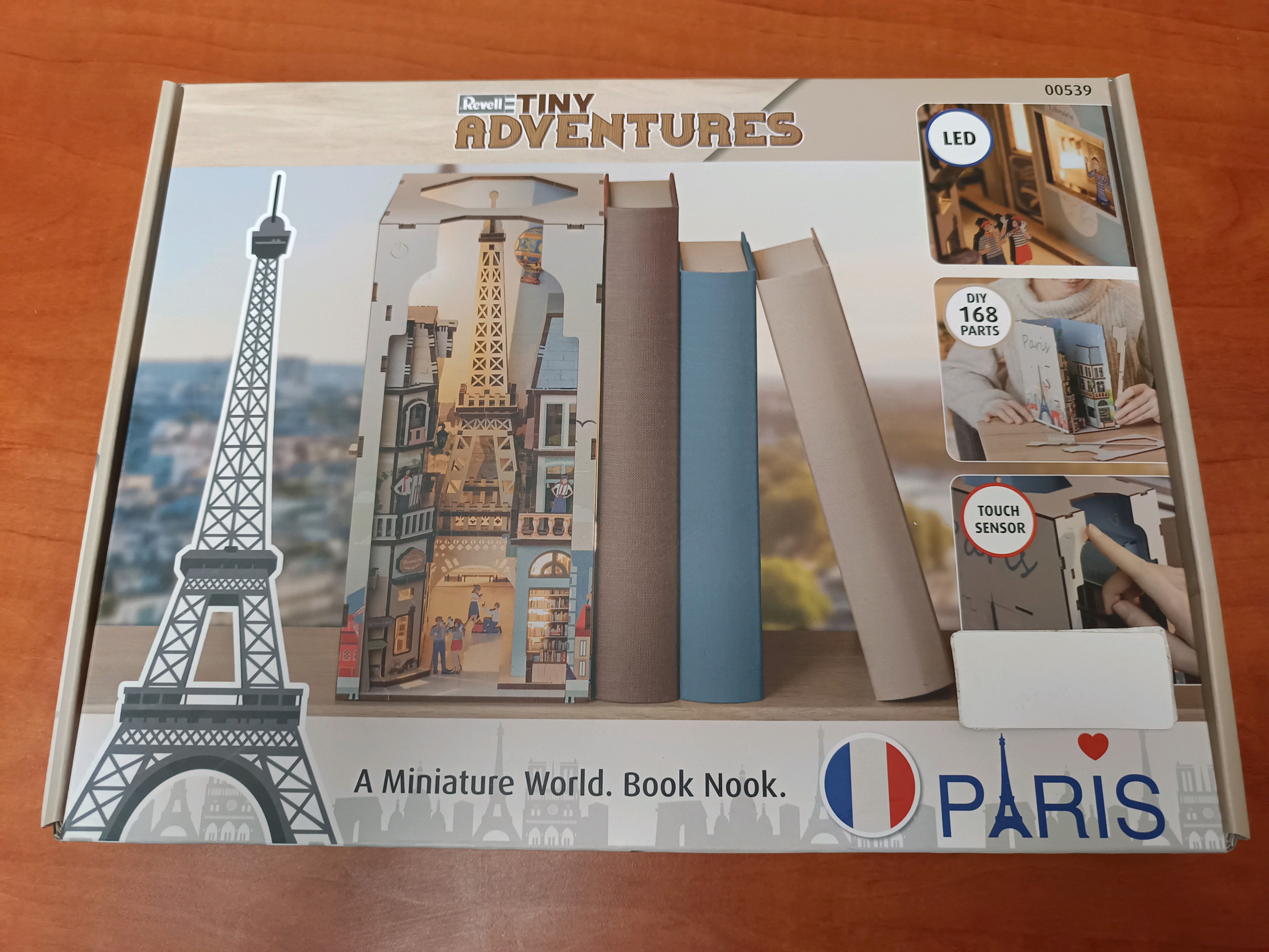 Kit Book Nook Tiny Adventures PARIS – 168 pièces, LED, capteur tactile