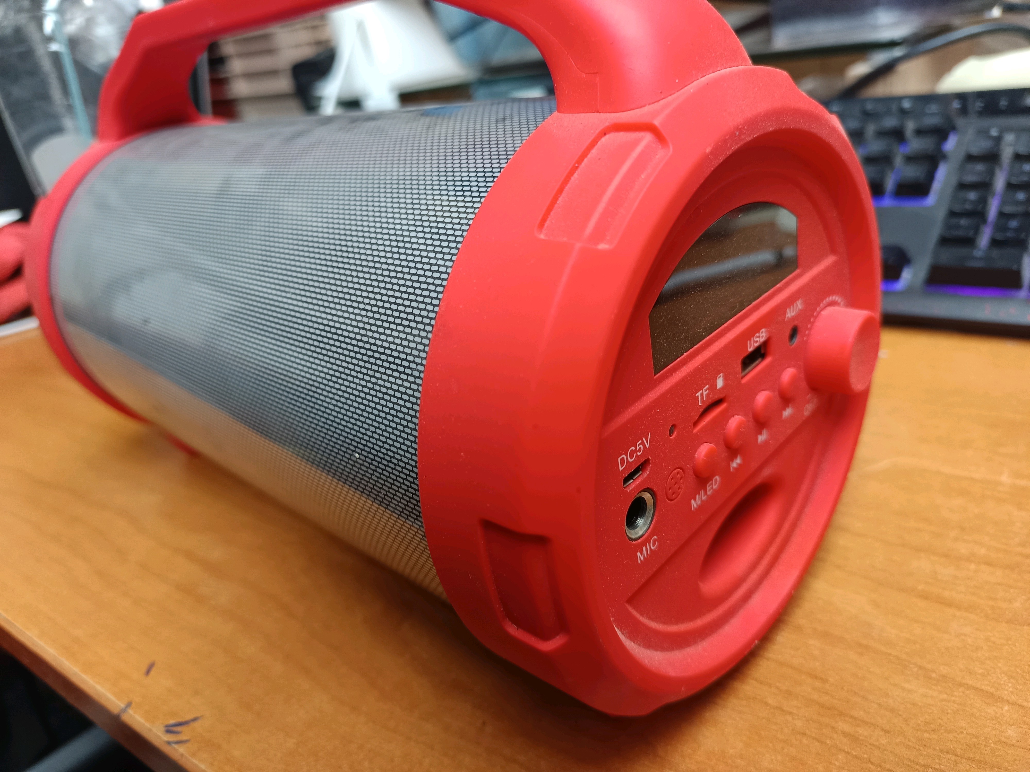 Enceinte portable cylindrique avec poignée, USB, carte TF, entrée AUX/MIC – Rouge