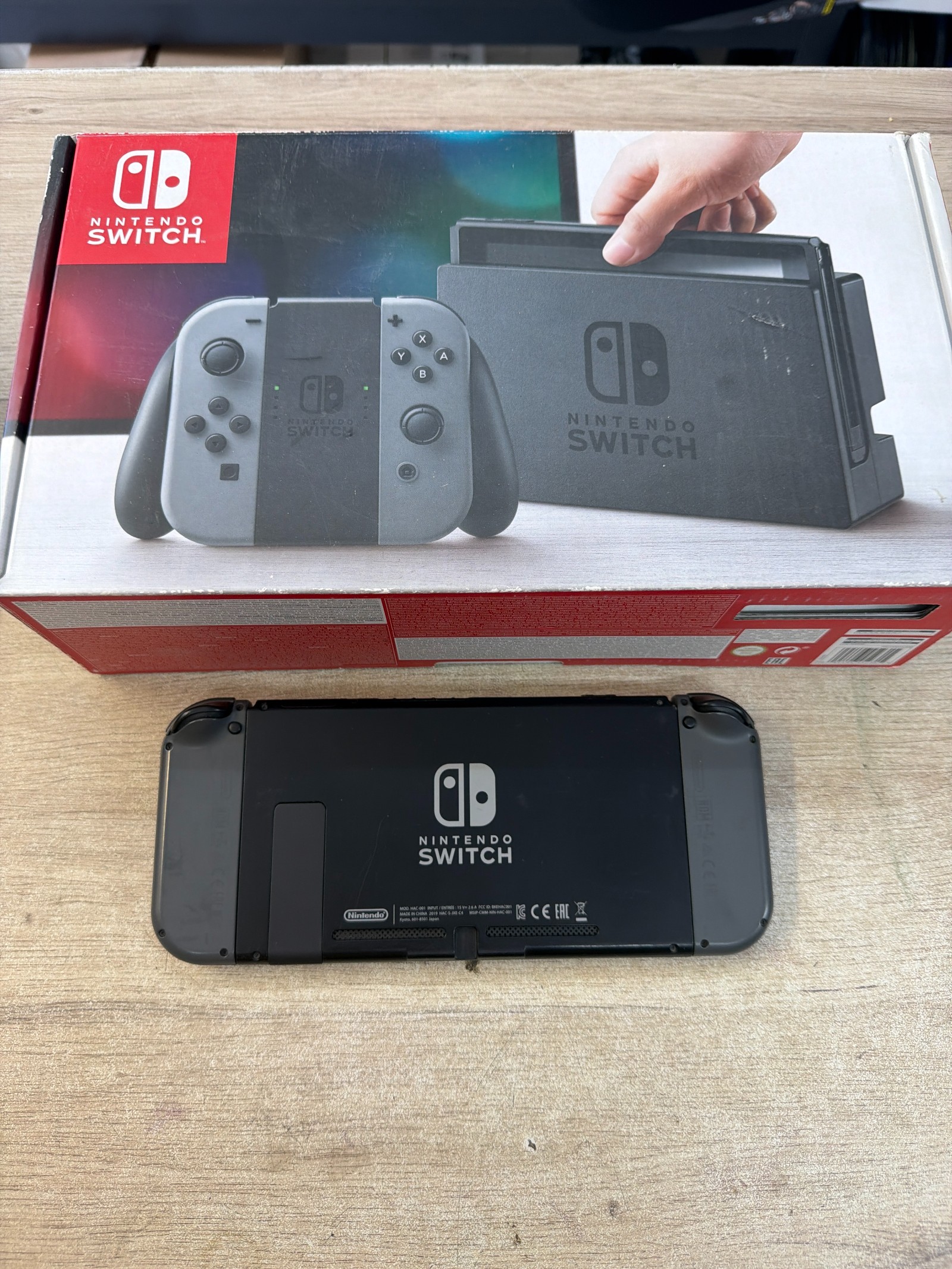 Nintendo Switch (Joy-Con gris) - Console avec boîte — photo 2