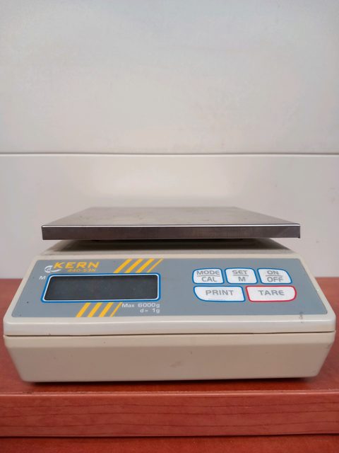 Balance électronique Kern de table (max 6000 g, d=1 g)