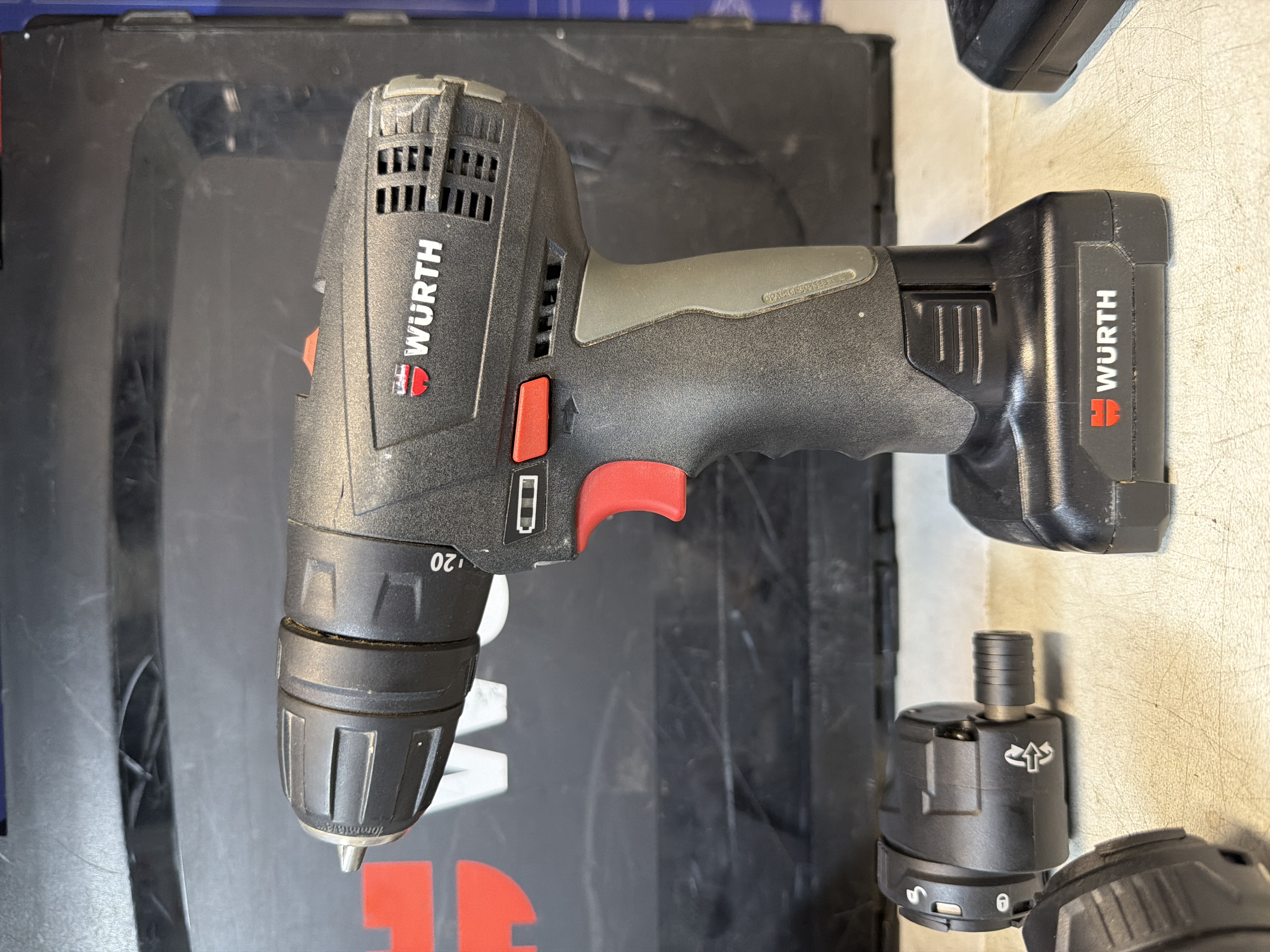 Perceuse visseuse sans fil Würth BS 12-A Multi 12V avec coffret et batteries — photo 2
