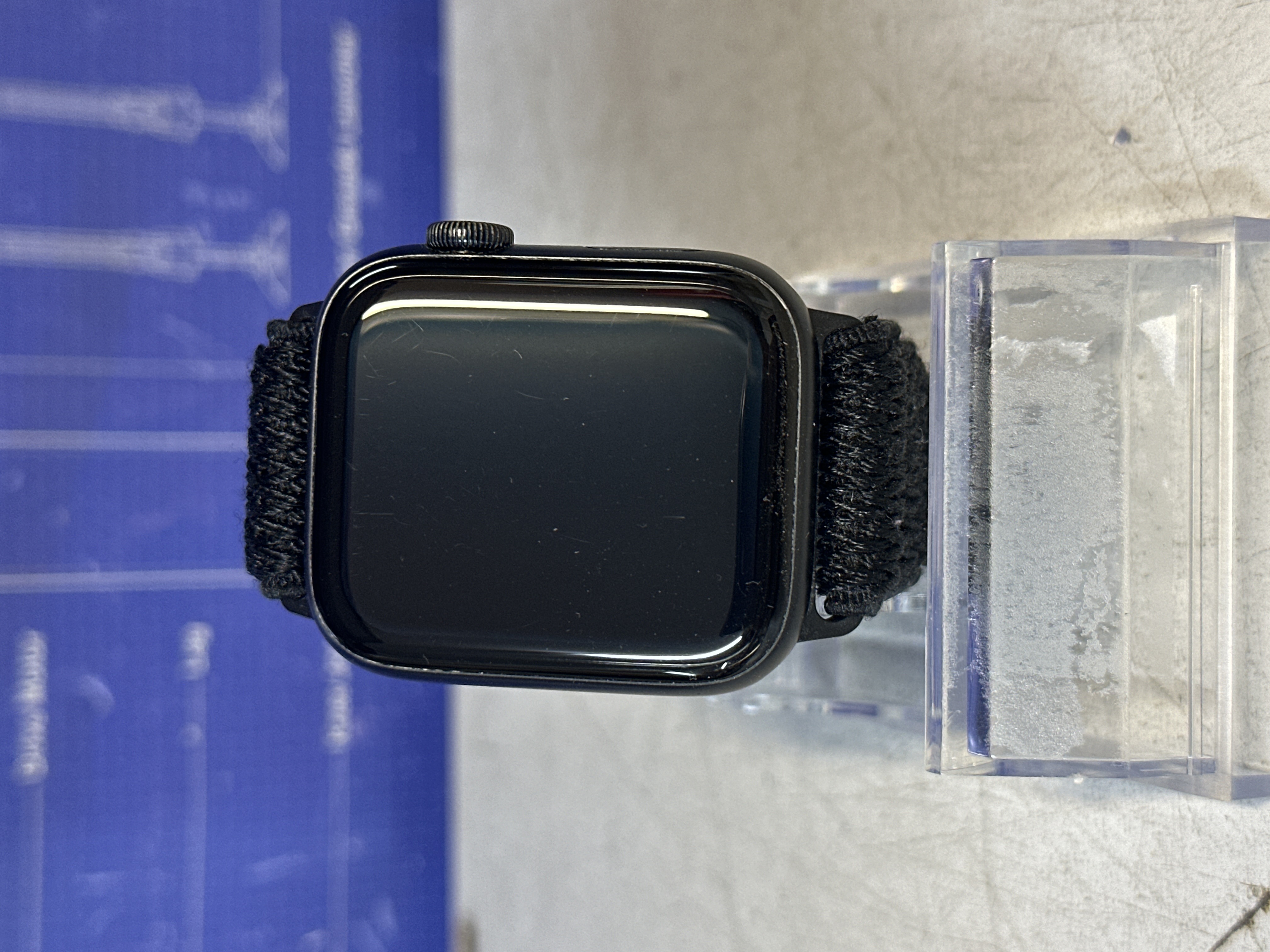 Apple Watch SE 44 mm noire