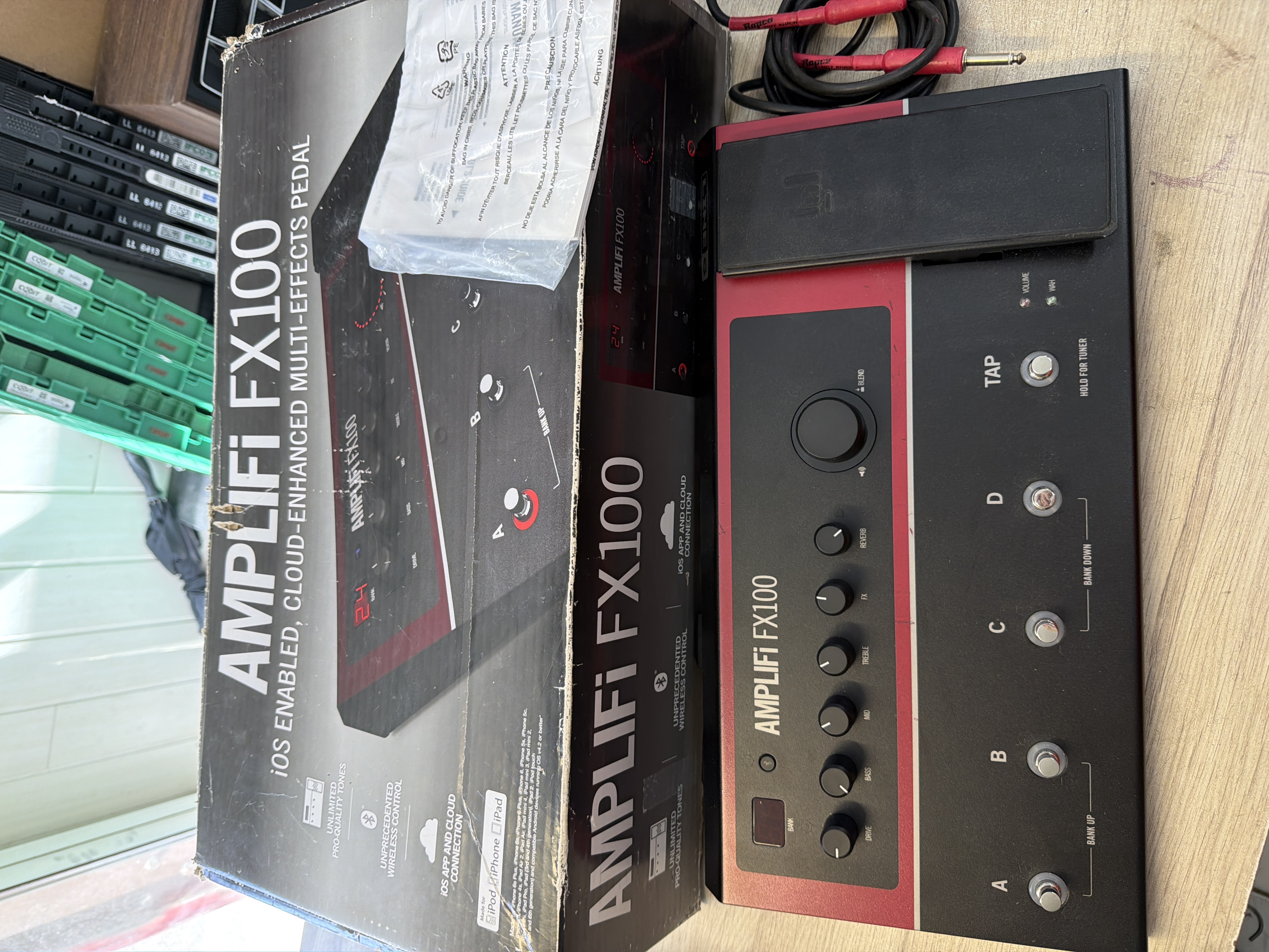 Line 6 AMPLIFi FX100 pédalier multi-effets guitare