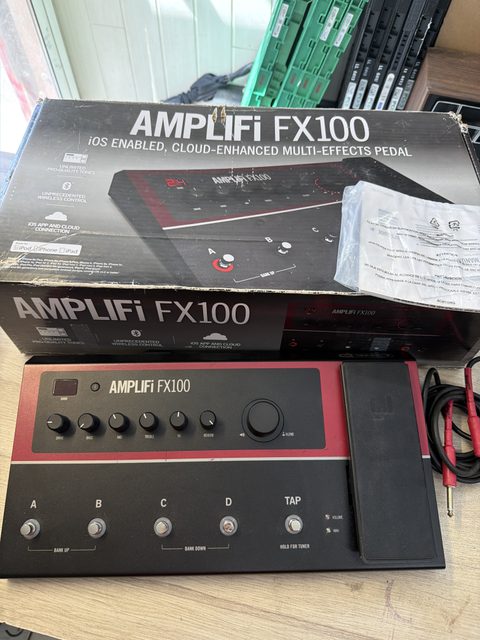 Line 6 AMPLIFi FX100 pédalier multi-effets guitare