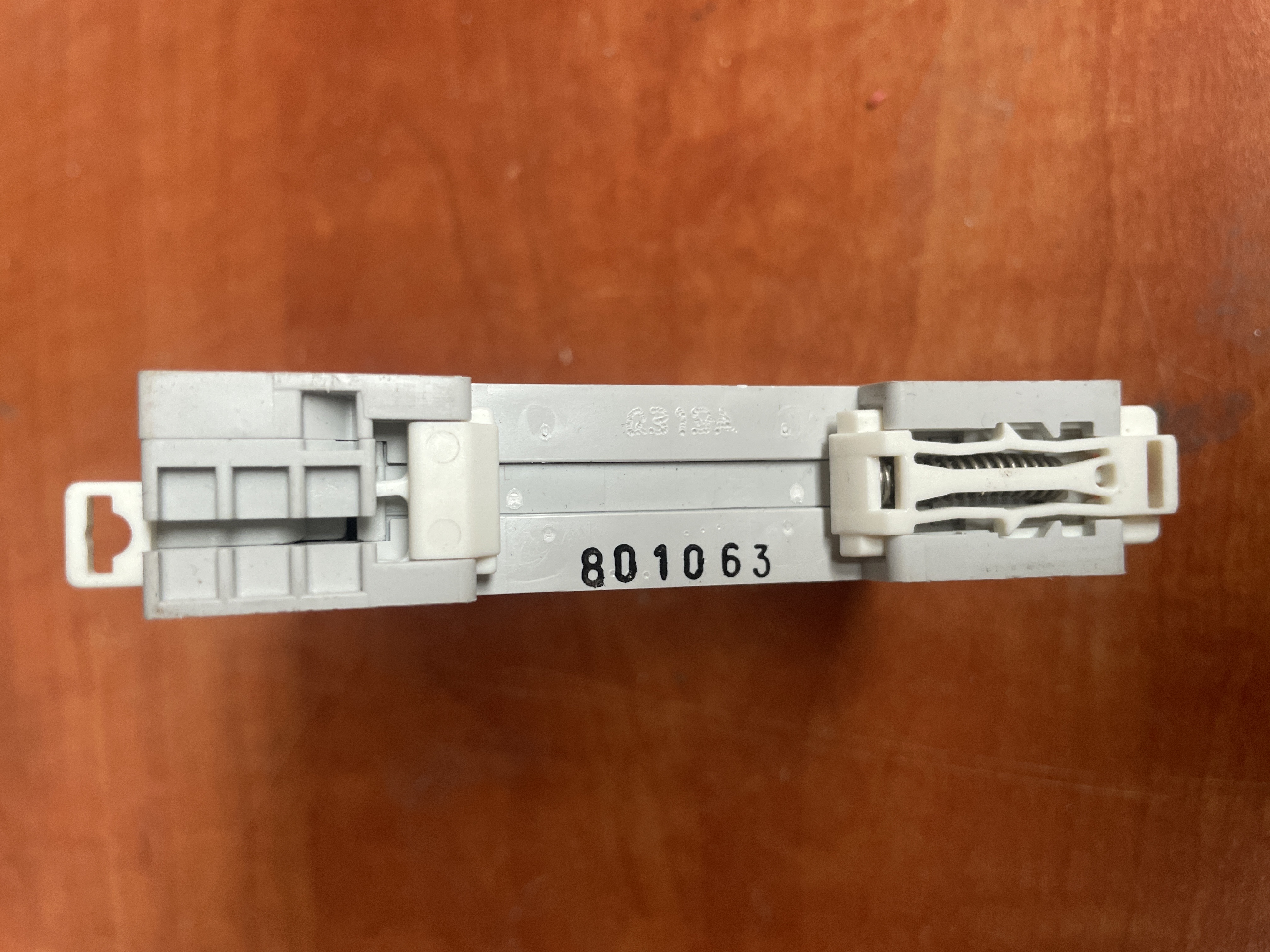 Disjoncteur Legrand C10 1P+N — photo 3