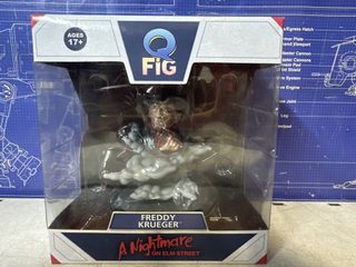 Figurine Q-Fig Freddy Krueger 10 cm Quantum Mechanix