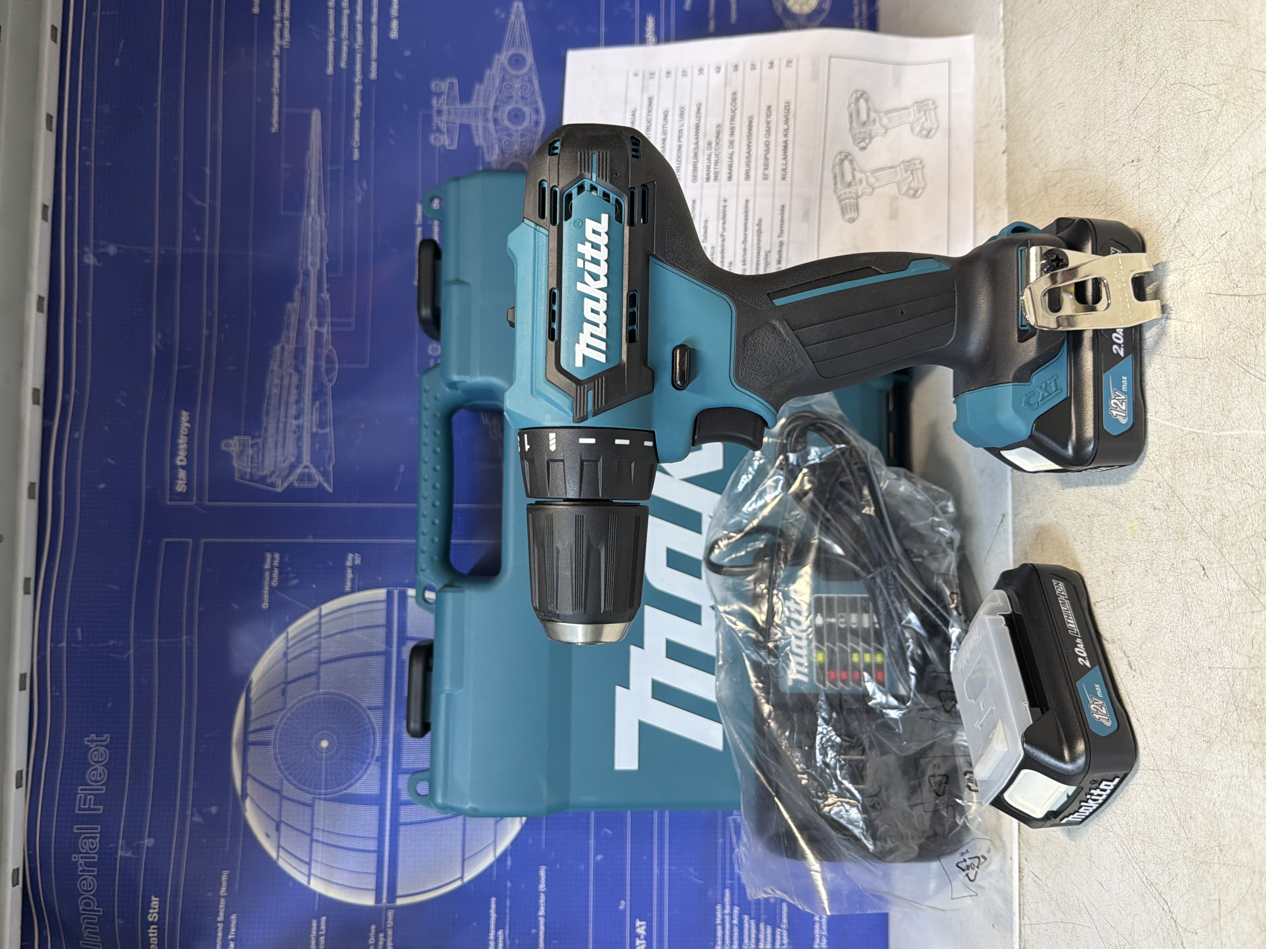 Perceuse-visseuse Makita DF333D 12V avec mallette, 2 batteries et chargeur