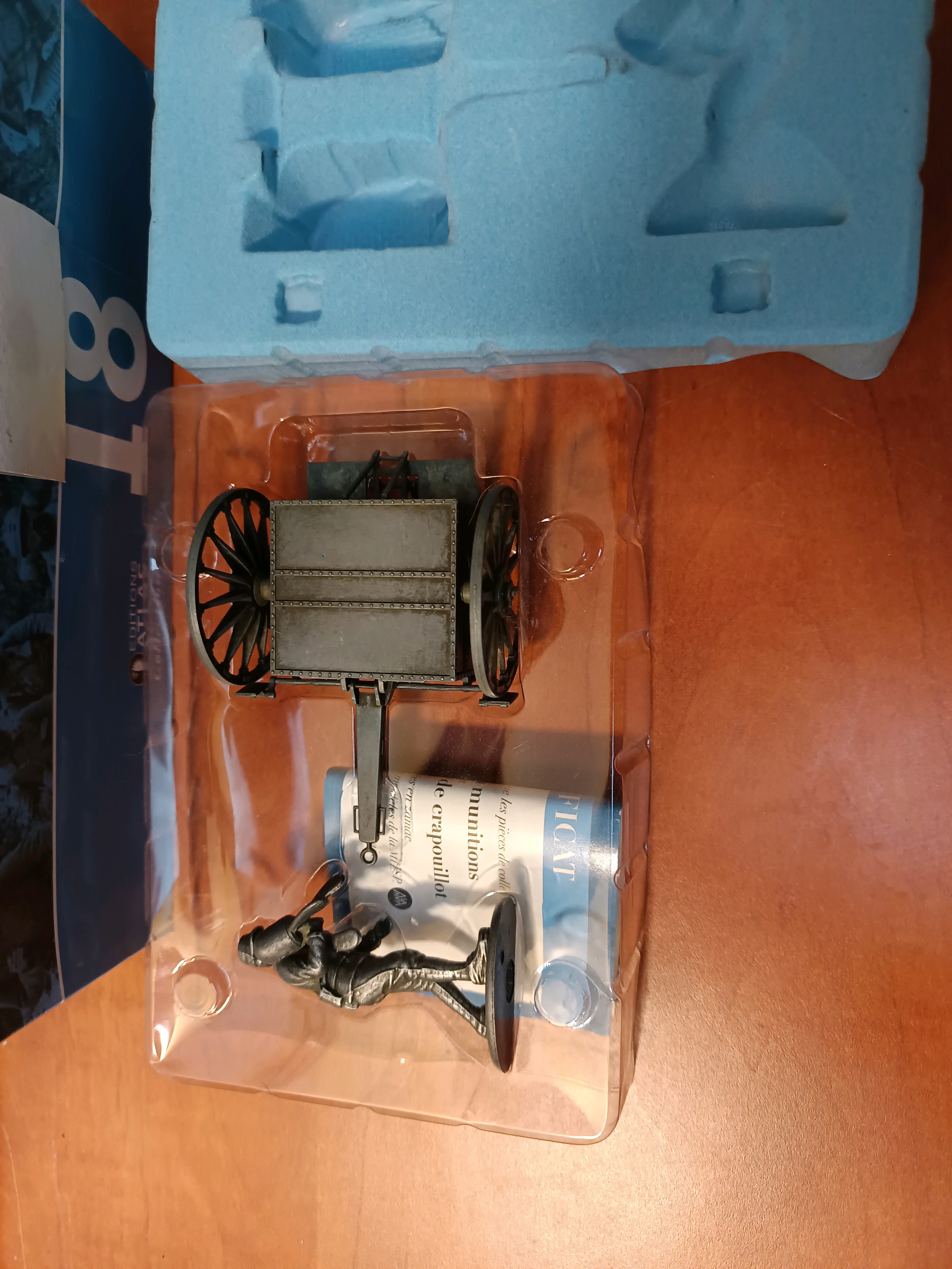 Campagnes de 14-18 – figurine militaire avec chariot — photo 2