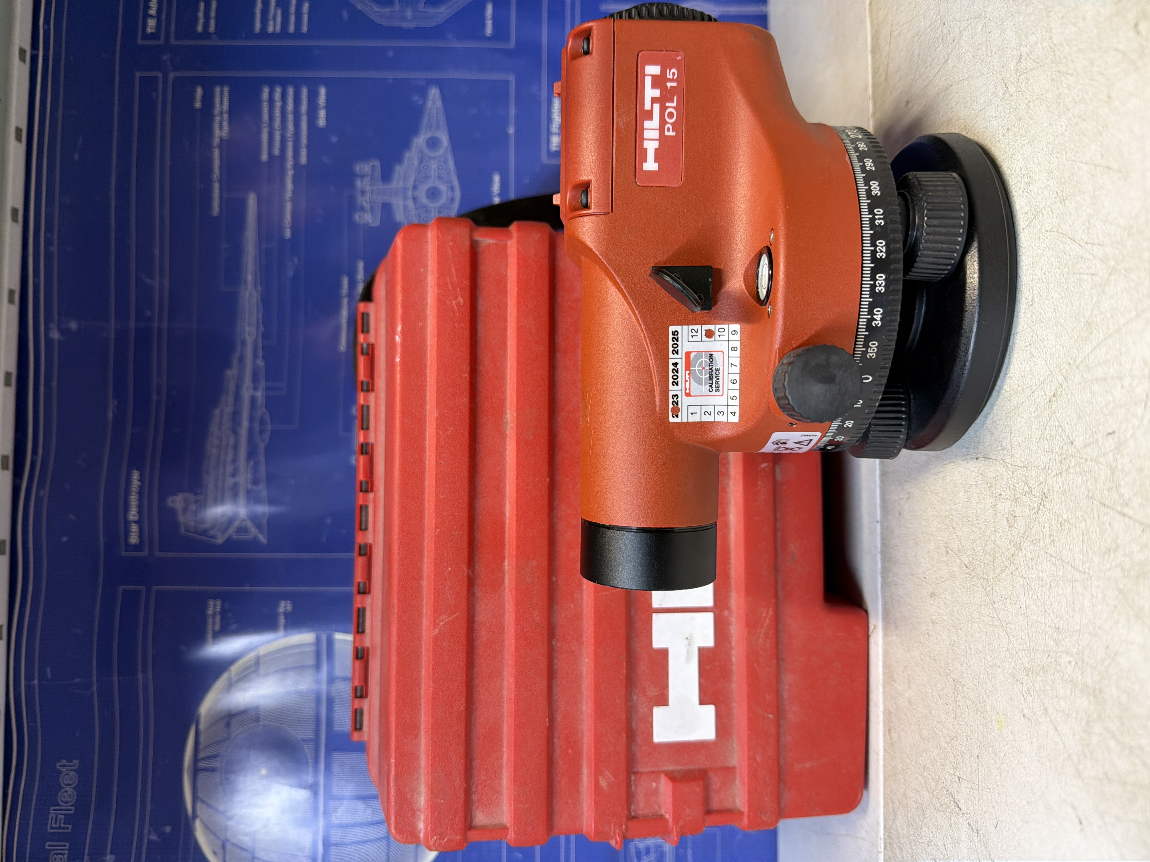 Niveau optique Hilti POL 15 de chantier