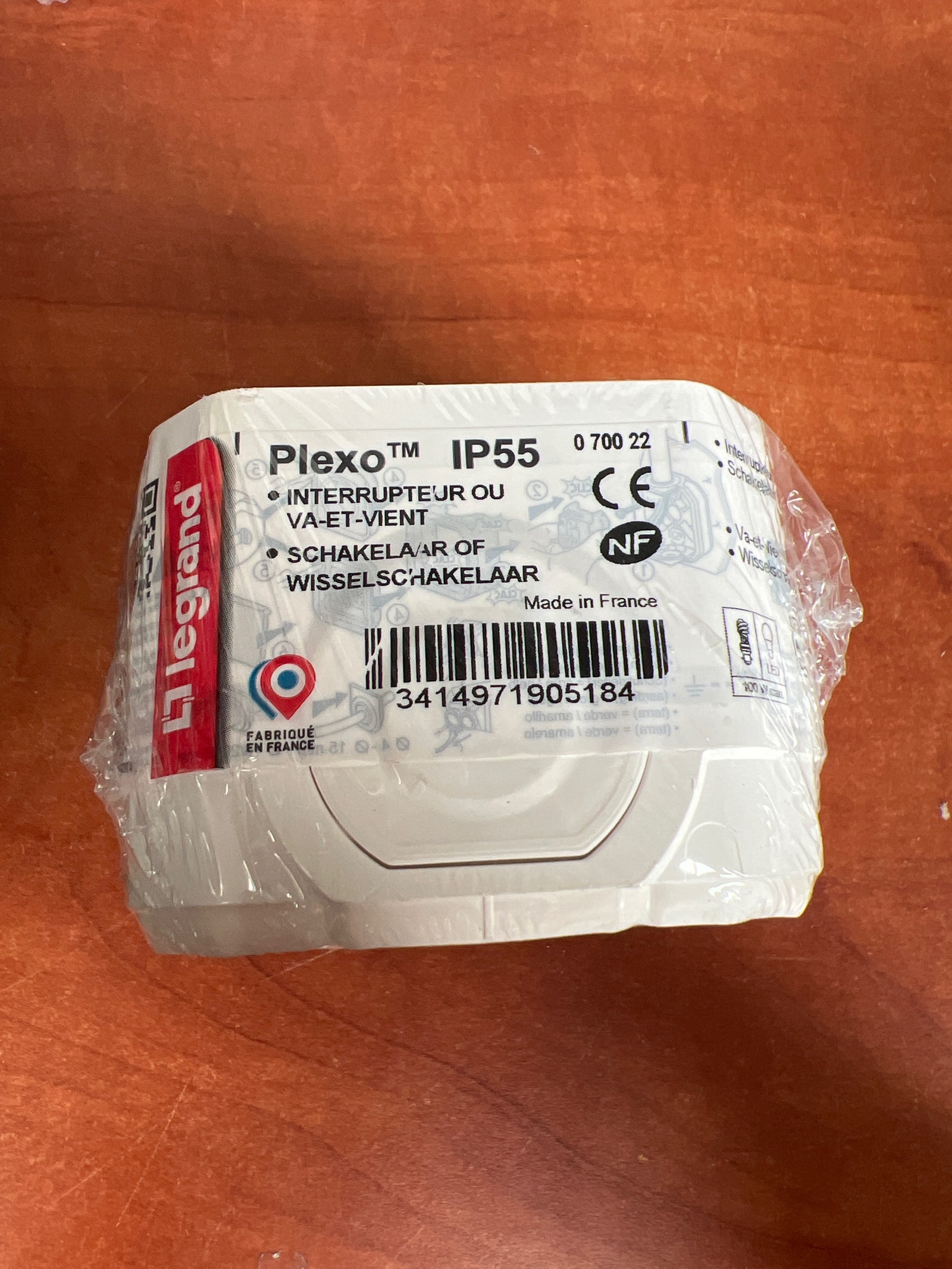 Interrupteur Legrand Plexo IP55 — photo 2