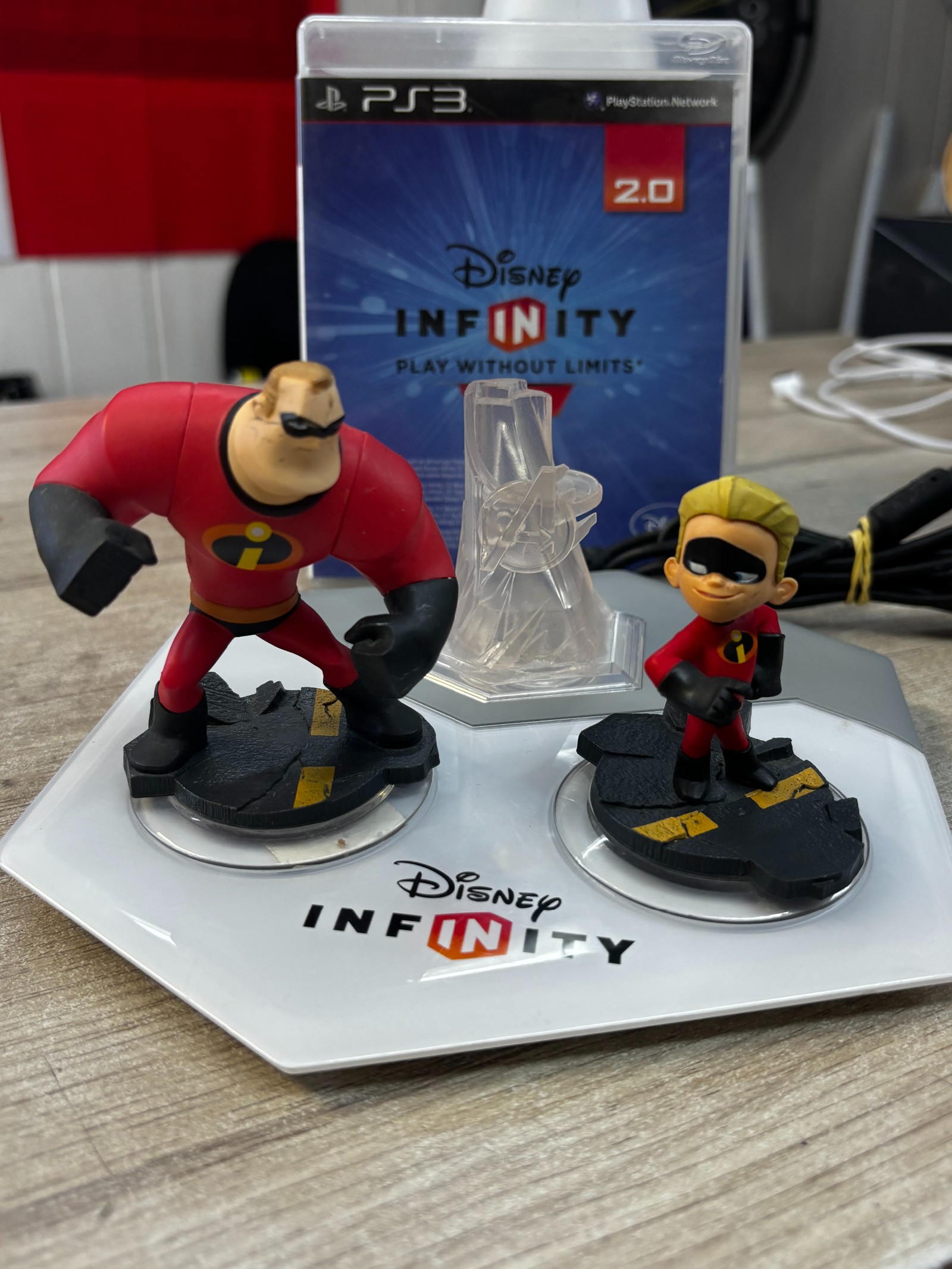 Disney Infinity 2.0 PS3 - Jeu + Base + Figurines Mr. Incredible et Dash