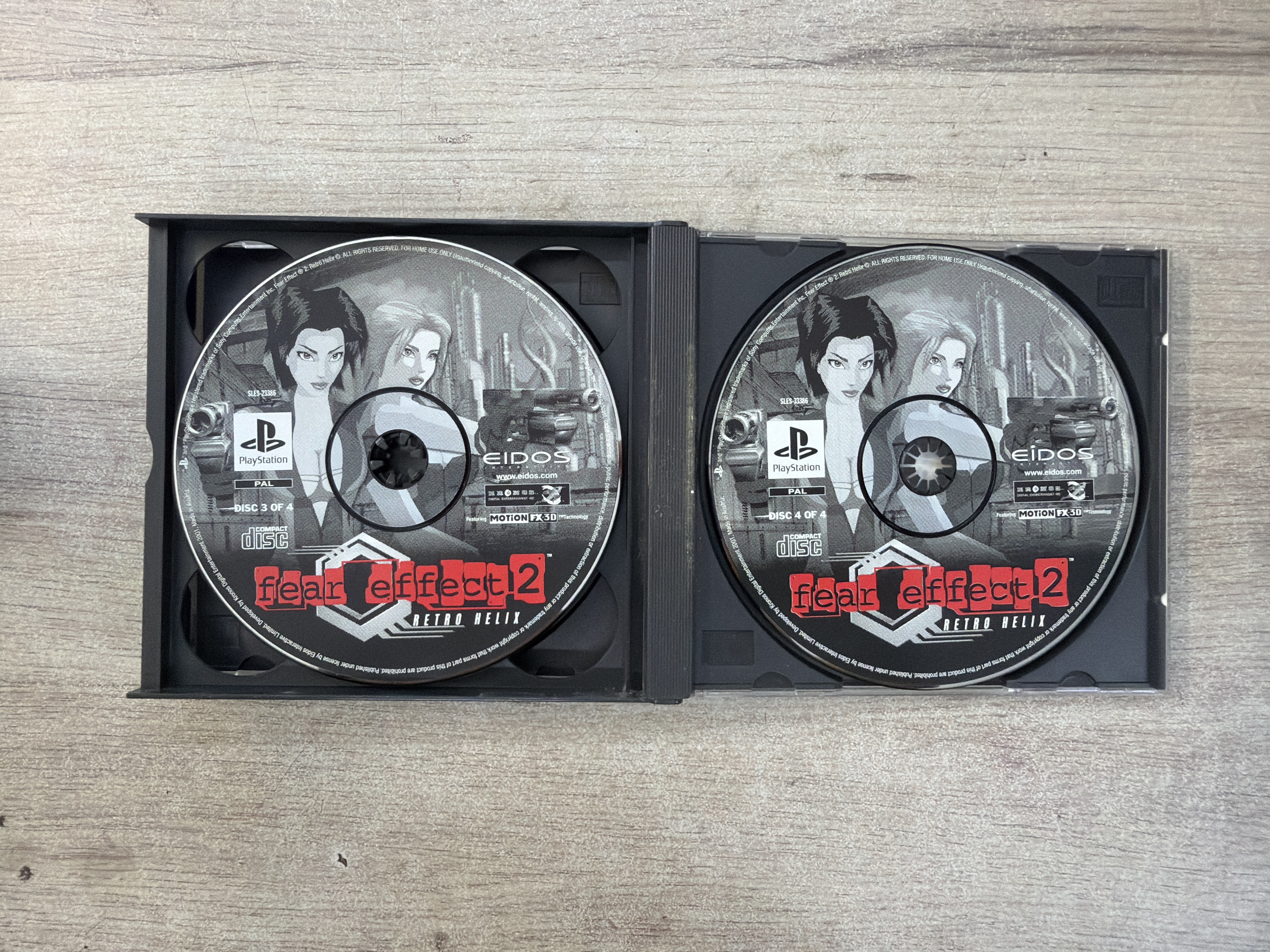 Fear Effect 2 Retro Helix PS1 PAL Eidos - 4 disques — photo 3