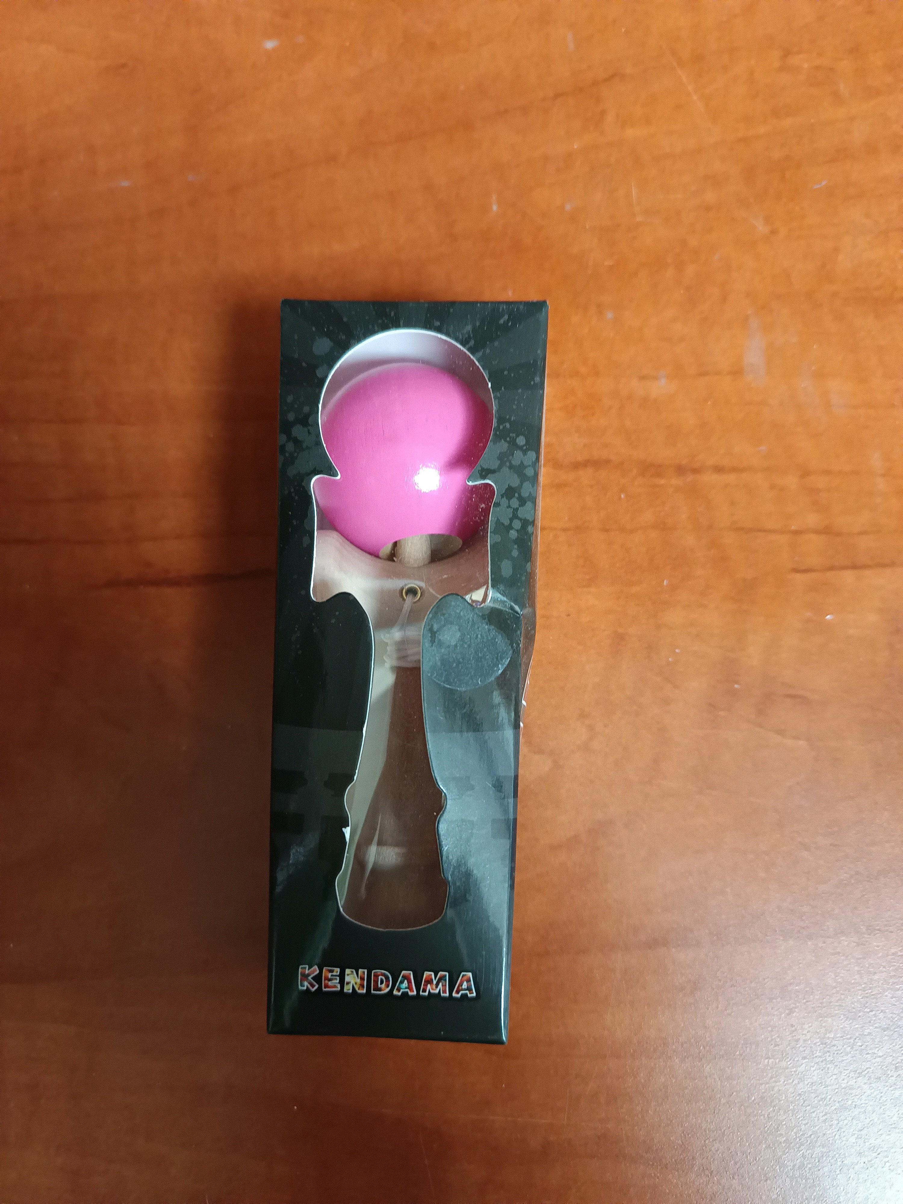 Kendama avec balle rose (jouet d’adresse)