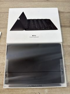Apple Smart Keyboard Français MX3L2F/A pour iPad