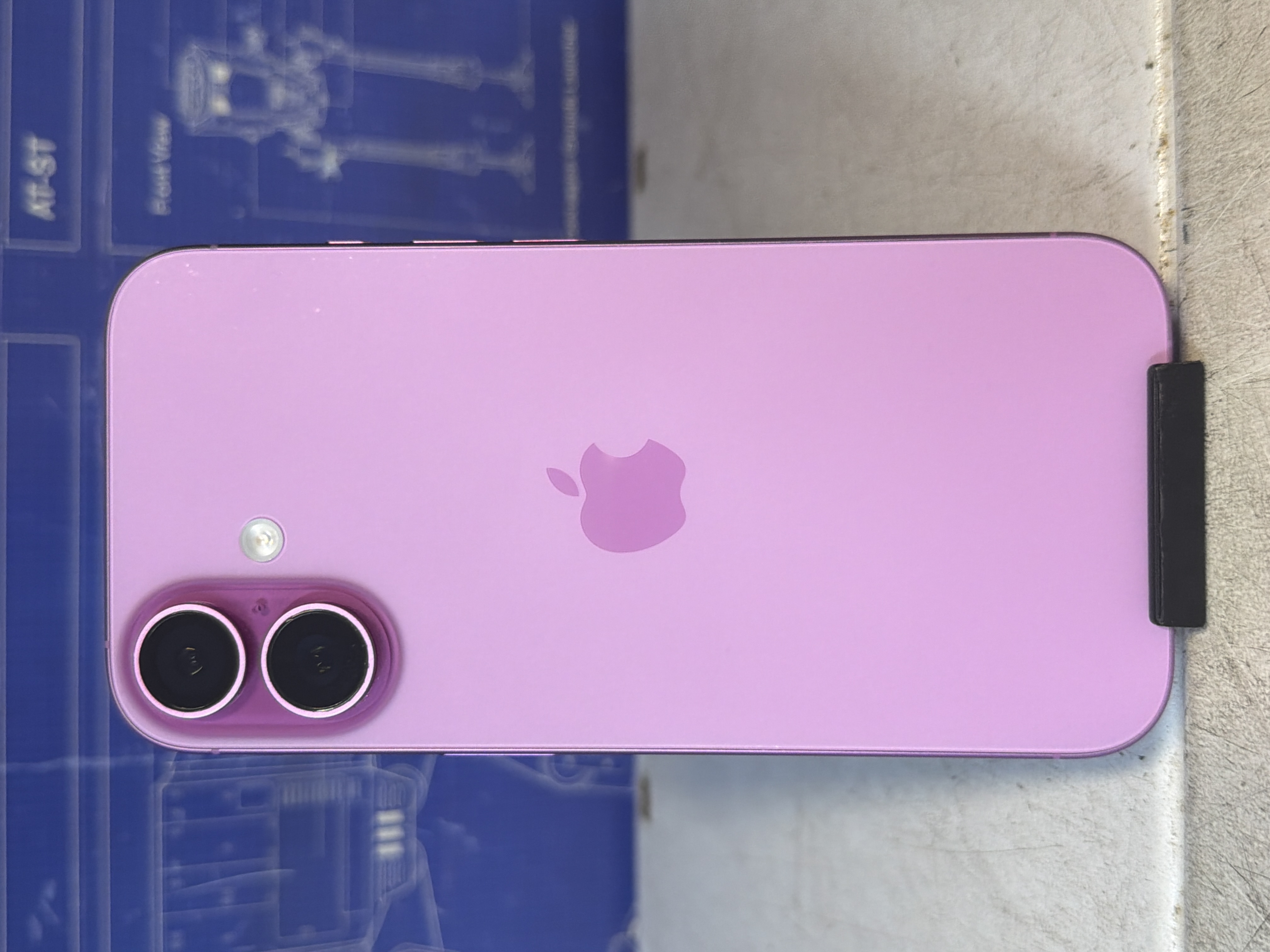 iPhone 16 rose 128 Go