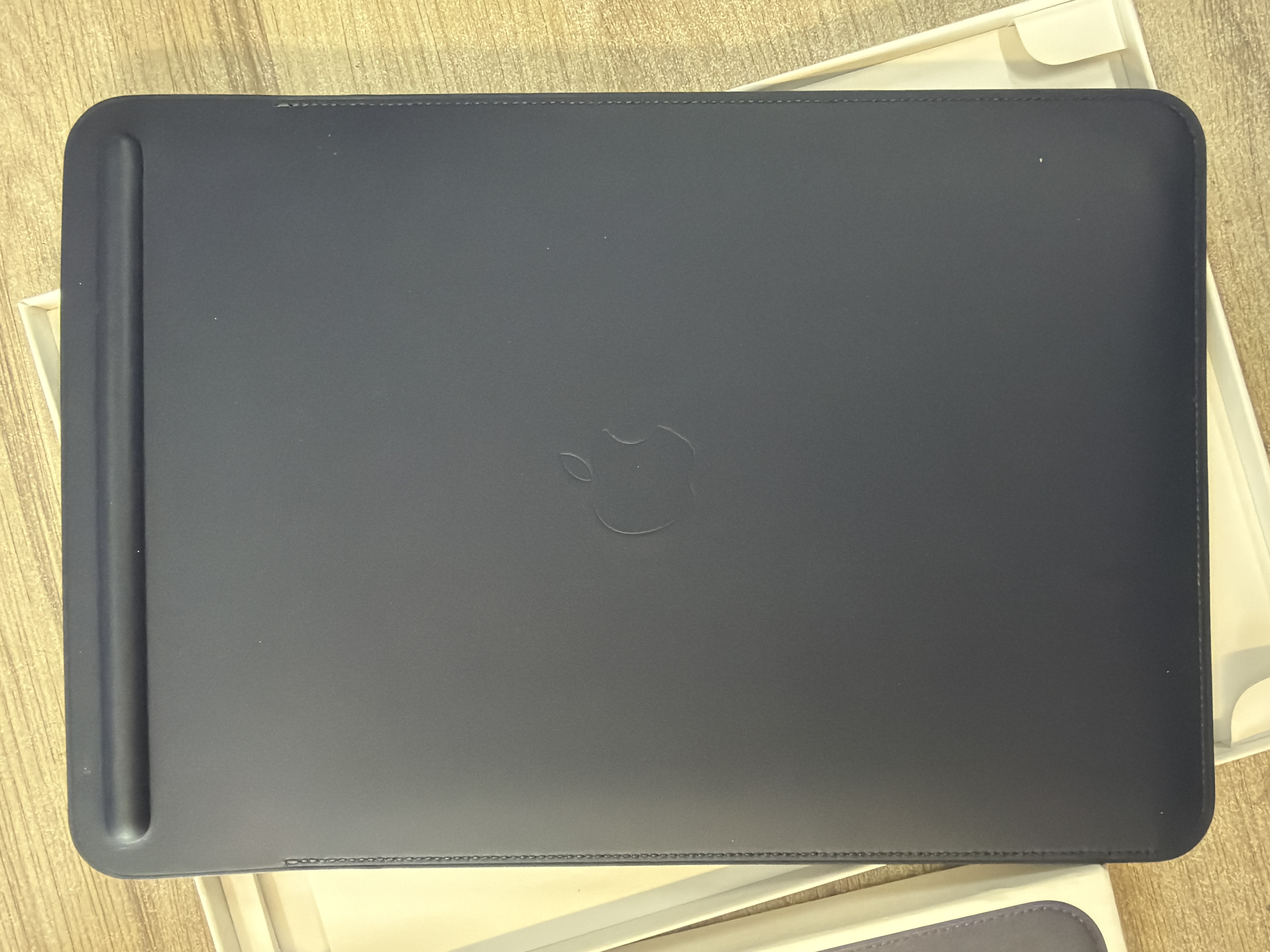 Apple iPad Pro Leather Sleeve 10,5 pouces bleu nuit — photo 3