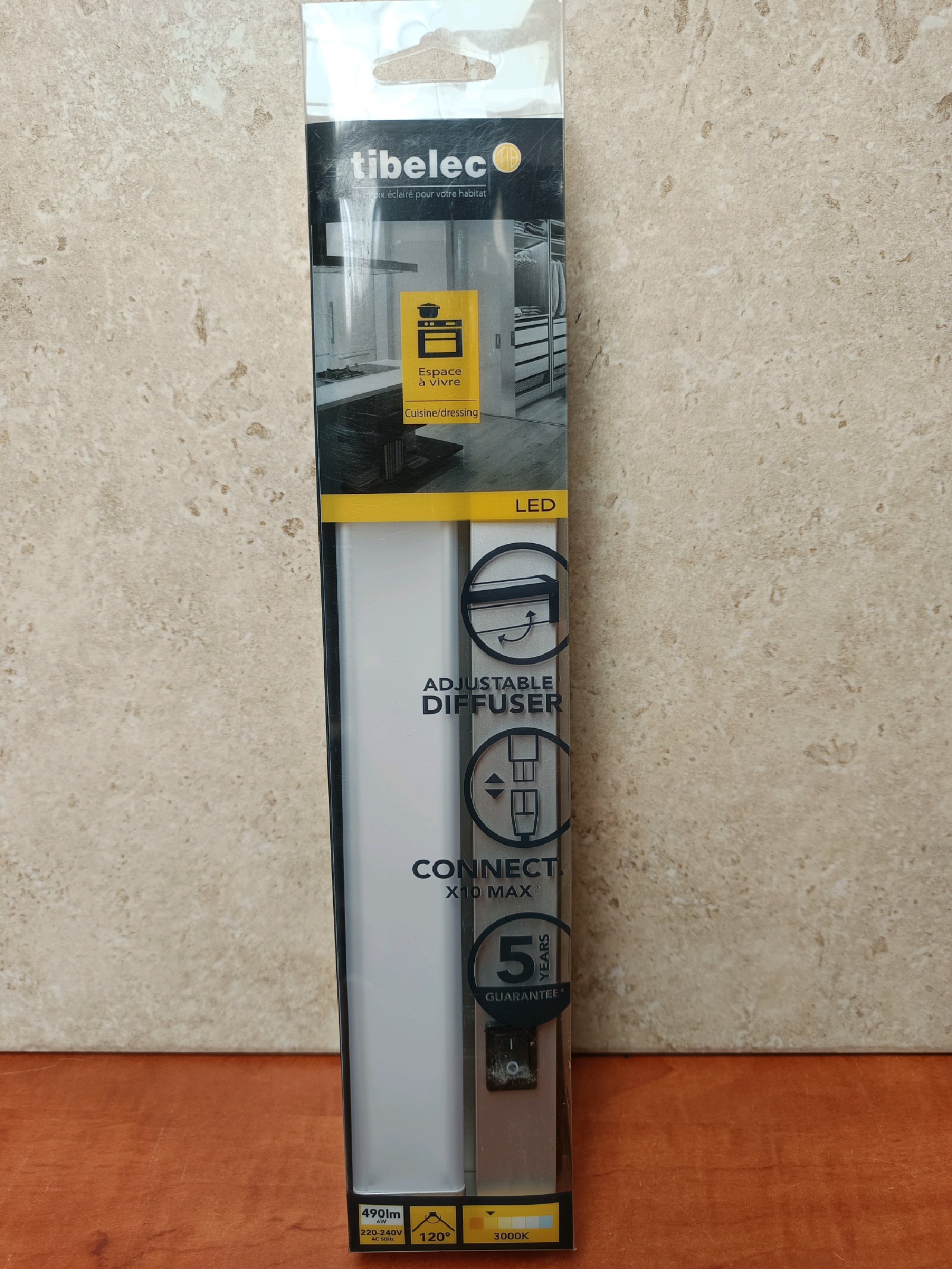 Tibelec réglette LED avec diffuseur ajustable
