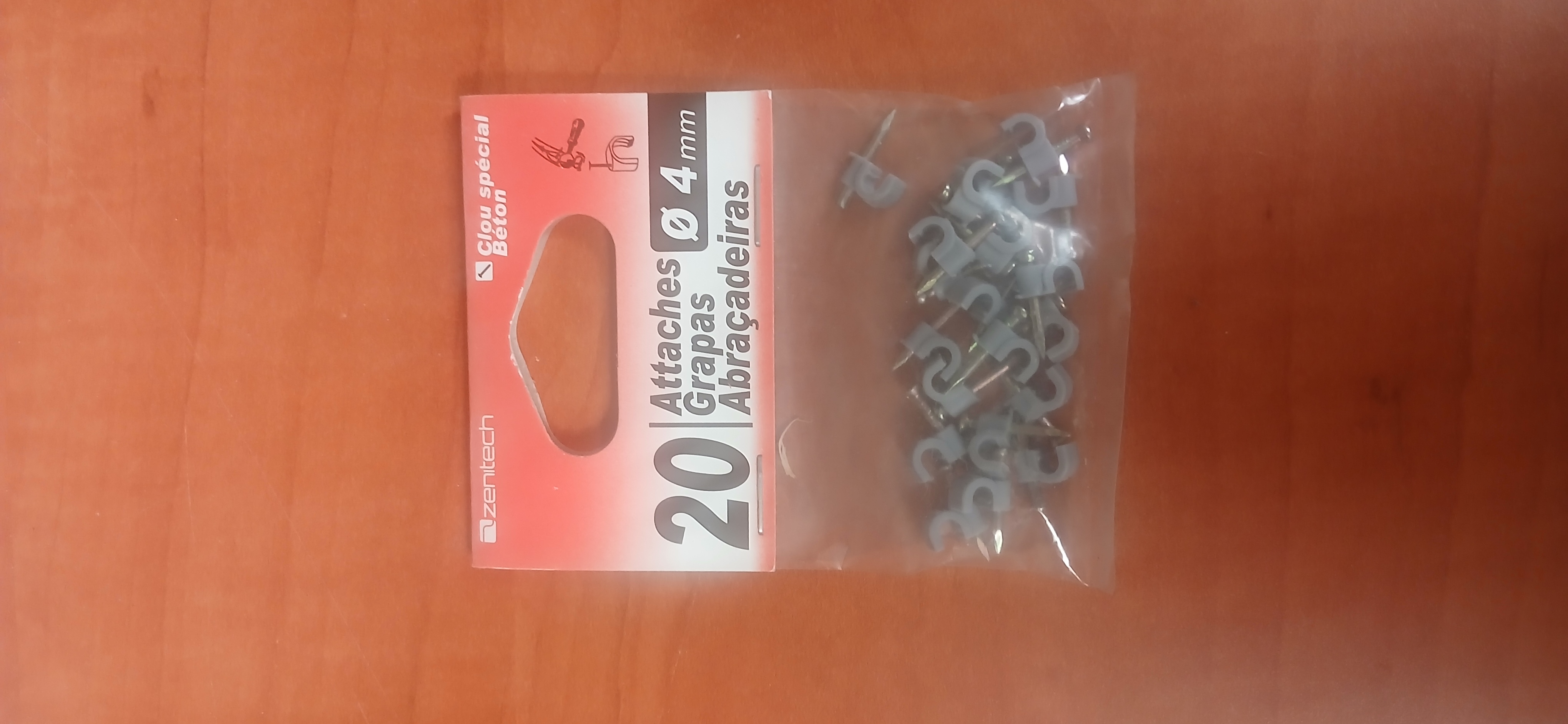 20 attaches plastiques Ø4 mm gris Zenitech clou spécial béton