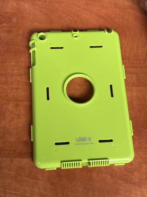 Coque de protection tablette Ulak verte avec support rotatif