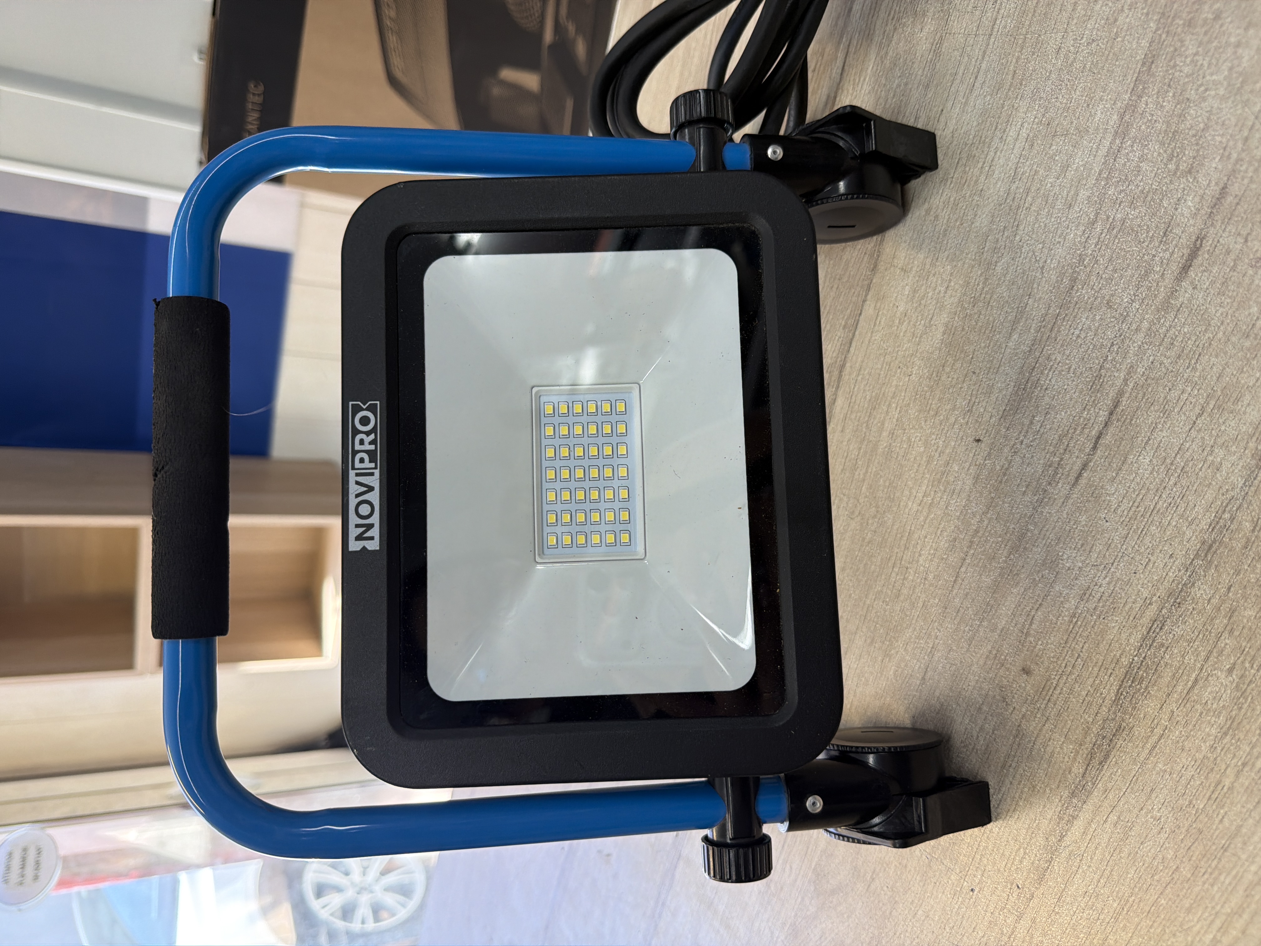 Projecteur LED de chantier Novipro 30 W 2500 lm IP65