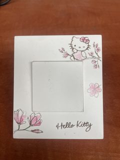 Interrupteur mural Hello Kitty blanc avec plaque décorée